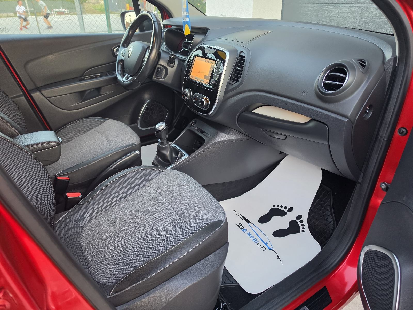 Renault Captur 1.5 dCi INTENS FULL LED KAMERA 81 KW **GARANCIJA**, fotografija 12
