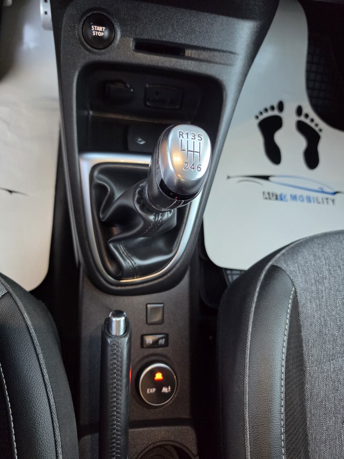 Renault Captur 1.5 dCi INTENS FULL LED KAMERA 81 KW **GARANCIJA**, fotografija 16