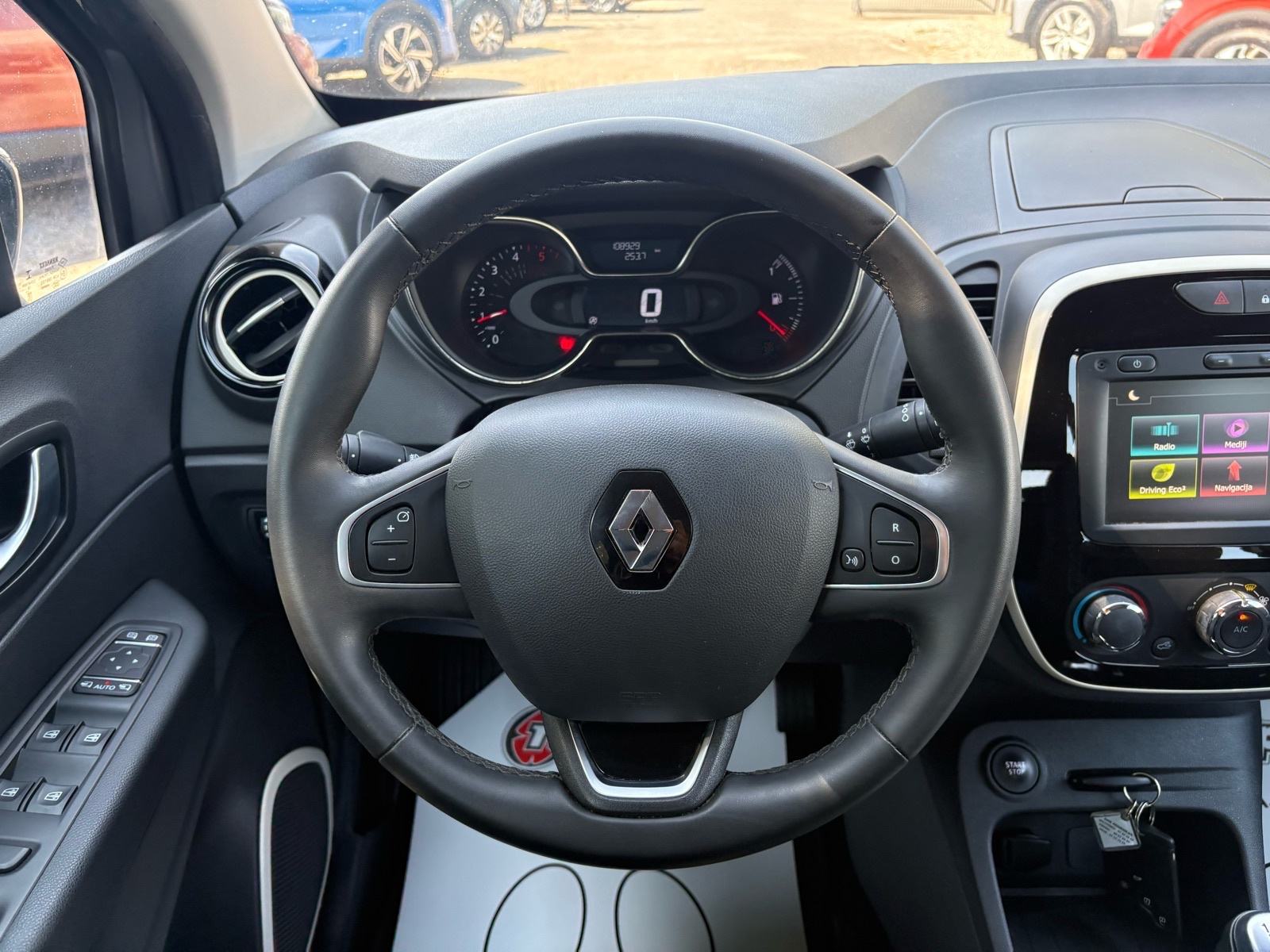 Renault Captur 1,5 dCi NAVI - KLIMA - LEASING RATA 218 €, fotografija 14