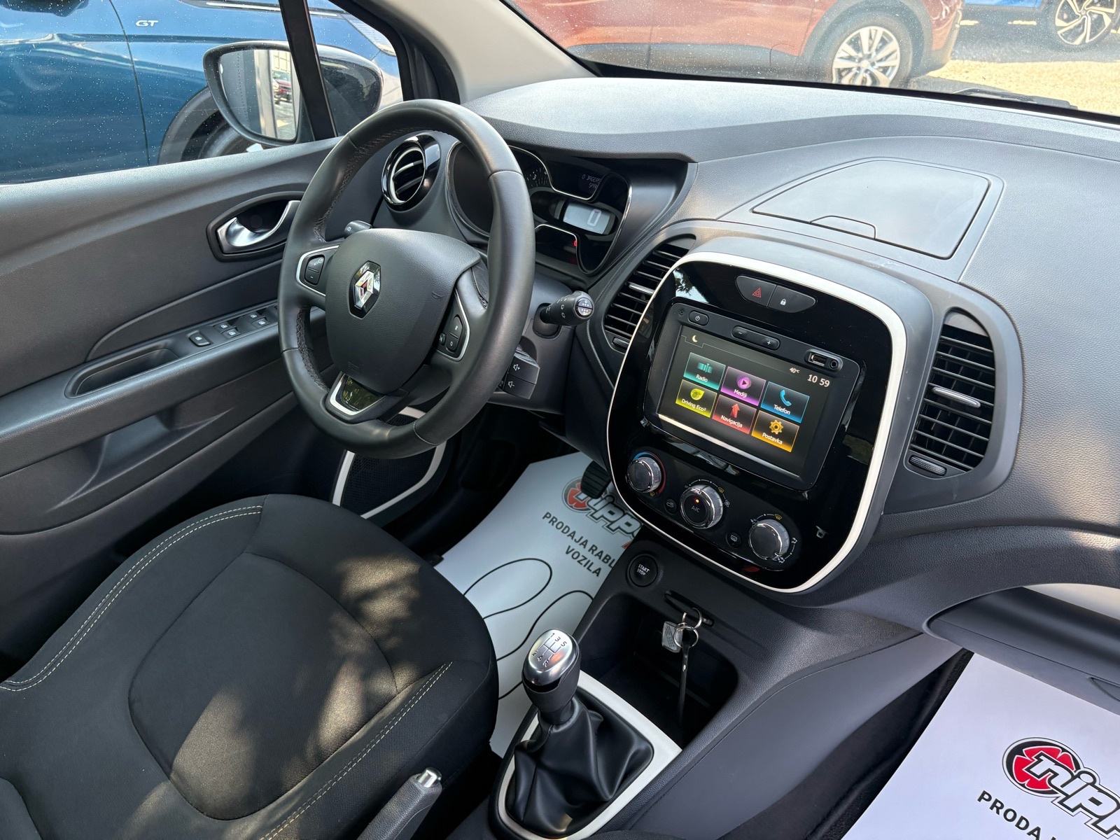 Renault Captur 1,5 dCi NAVI - KLIMA - LEASING RATA 218 €, fotografija 17