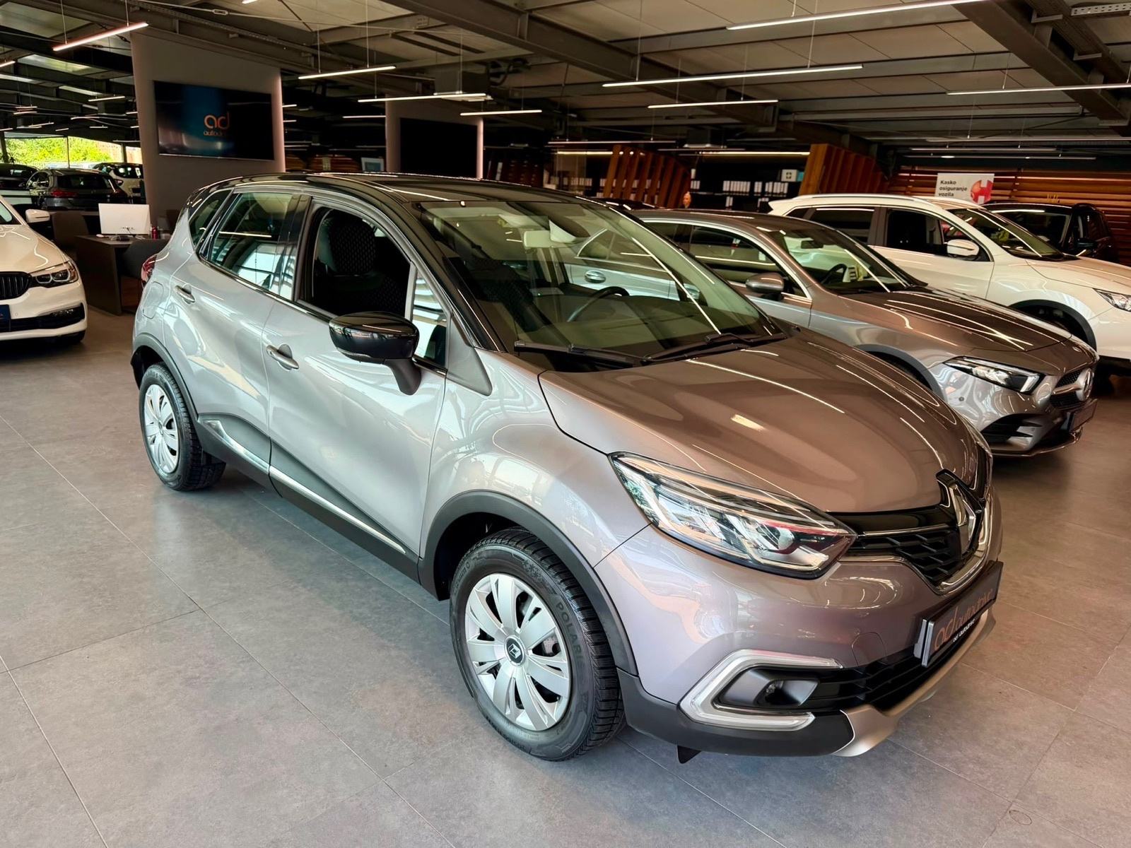 Renault Captur 1.5 dCi NAVI • KLIMA • LEASING RATA VEĆ OD: 218,00 €, fotografija 9