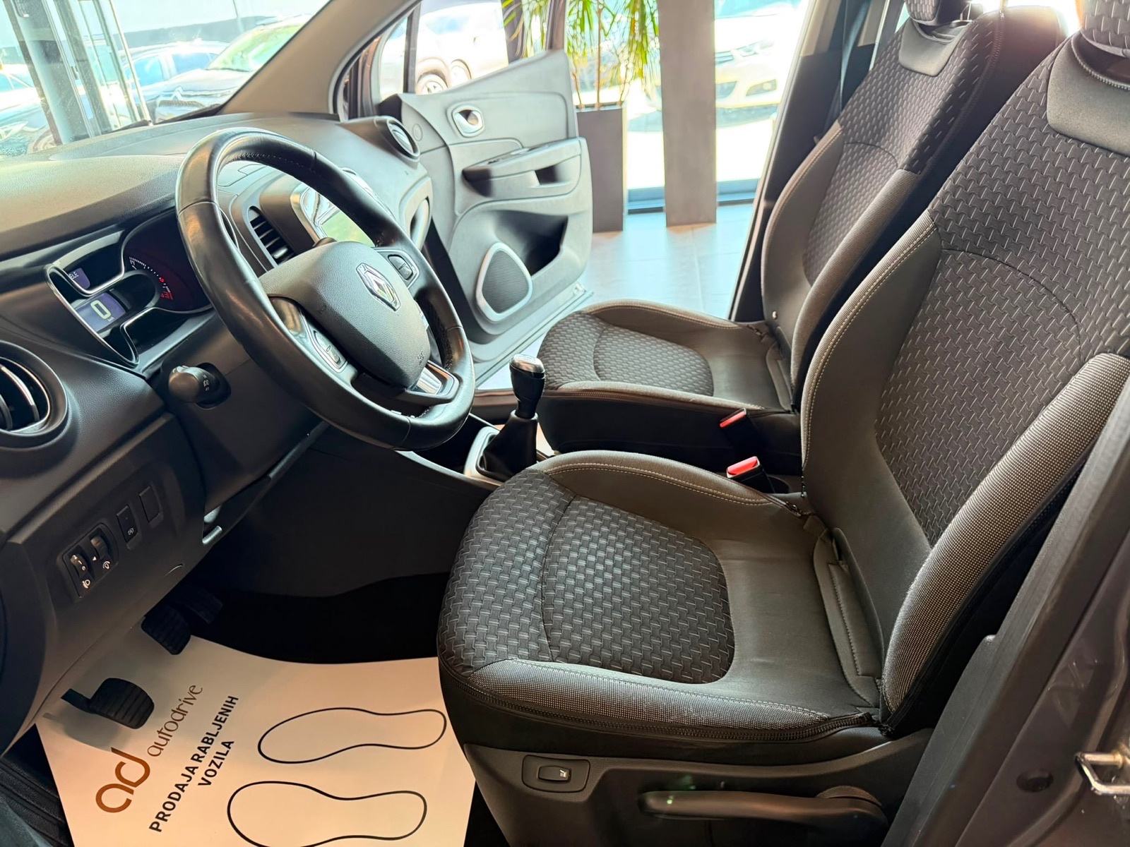 Renault Captur 1.5 dCi NAVI • KLIMA • LEASING RATA VEĆ OD: 218,00 €, fotografija 14