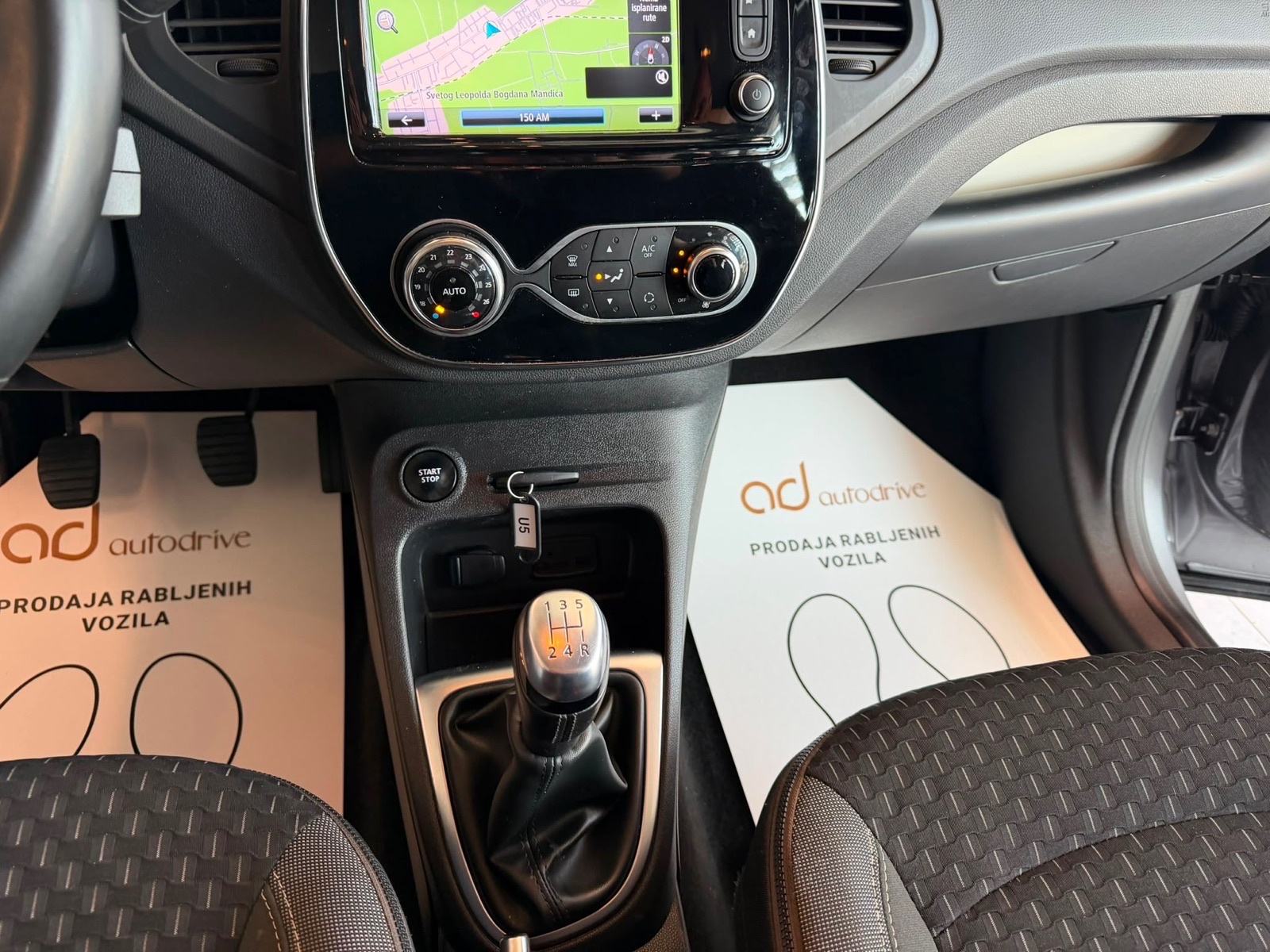 Renault Captur 1.5 dCi NAVI • KLIMA • LEASING RATA VEĆ OD: 218,00 €, fotografija 19