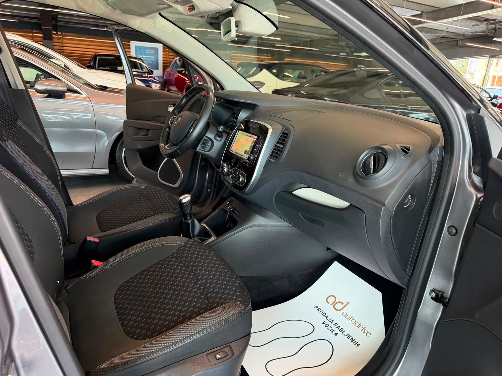 Renault Captur 1.5 dCi NAVI • KLIMA • LEASING RATA VEĆ OD: 218,00 €, fotografija 20