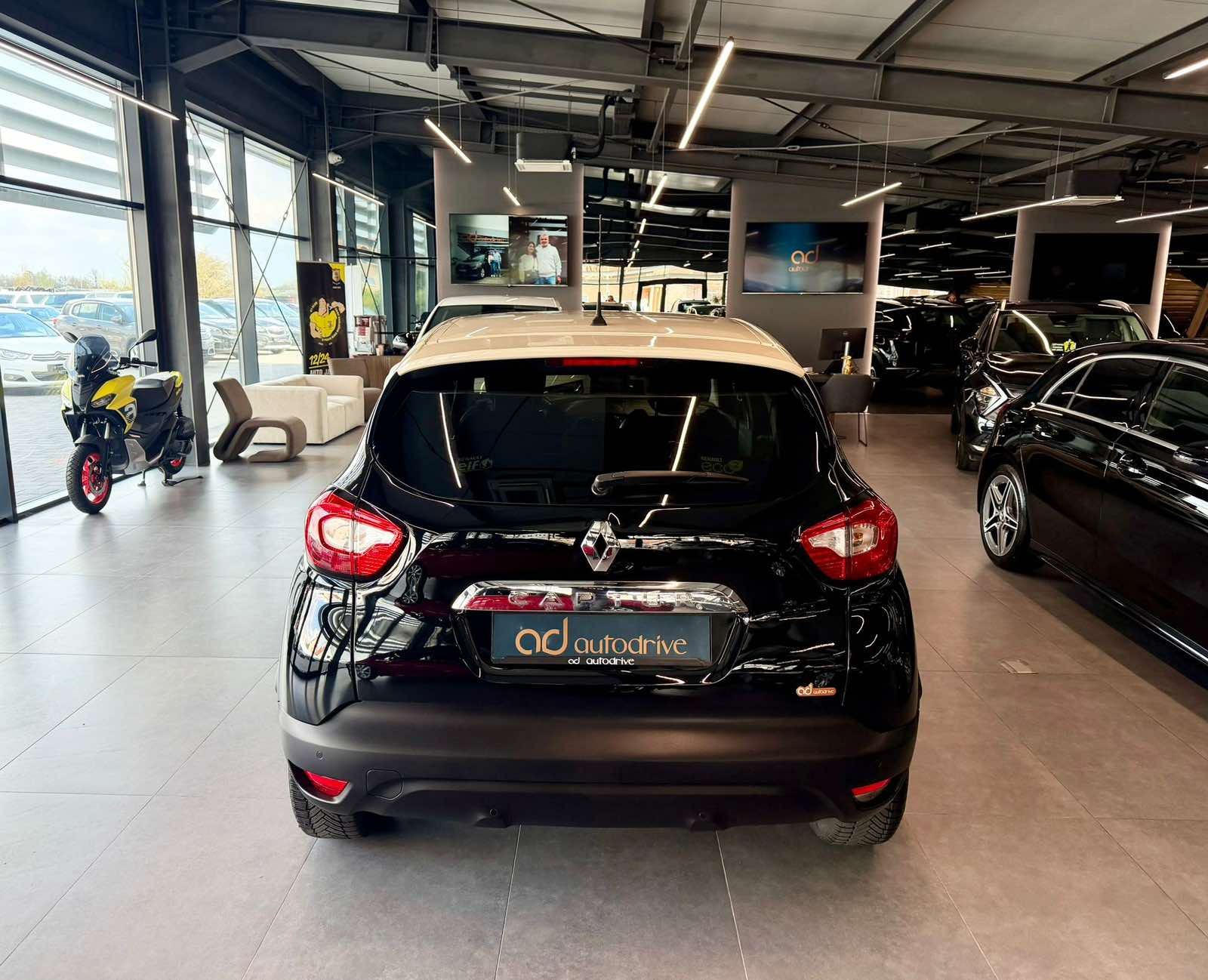 Renault Captur 1.5 dCi NAVI • TEMPOMAT • KLIMA • MAG • AUTOKREDIT, fotografija 6