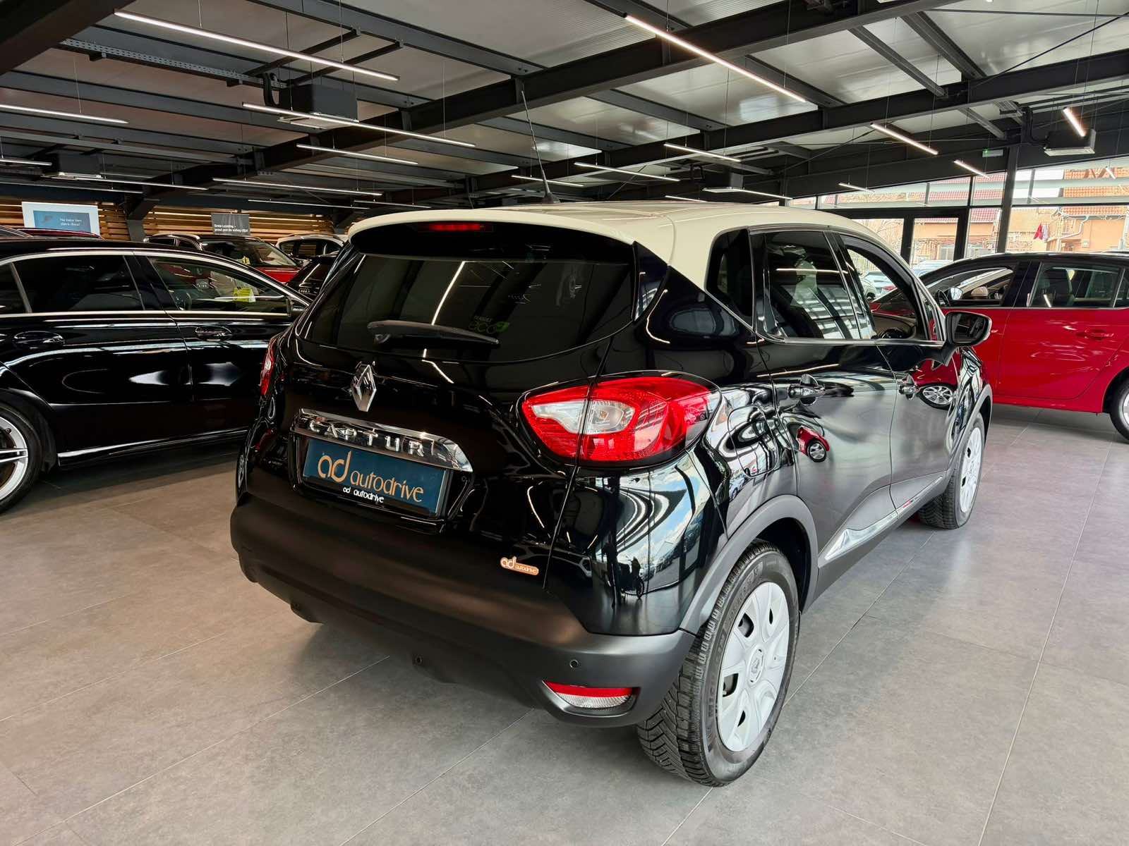 Renault Captur 1.5 dCi NAVI • TEMPOMAT • KLIMA • MAG • AUTOKREDIT, fotografija 7