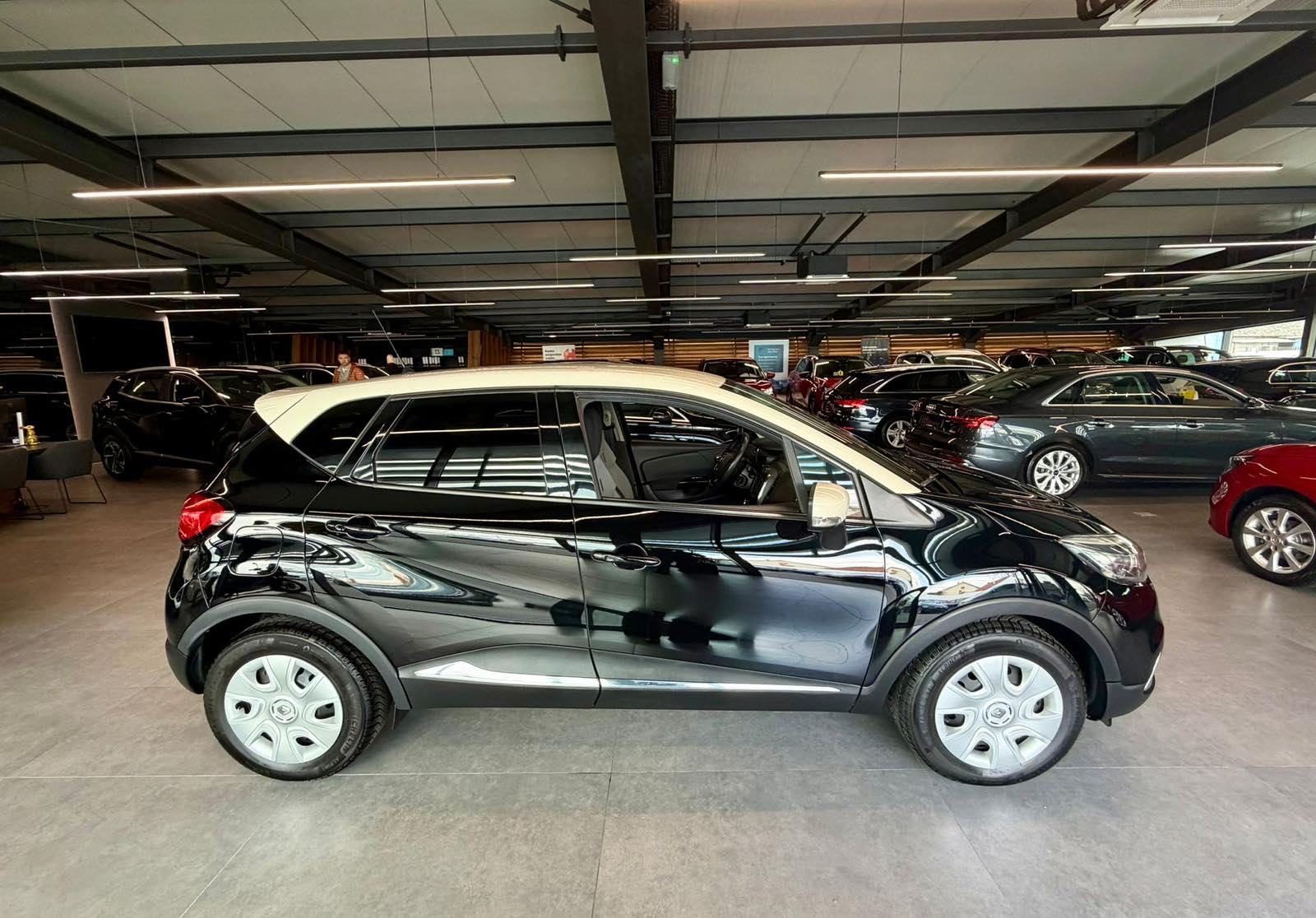 Renault Captur 1.5 dCi NAVI • TEMPOMAT • KLIMA • MAG • AUTOKREDIT, fotografija 8