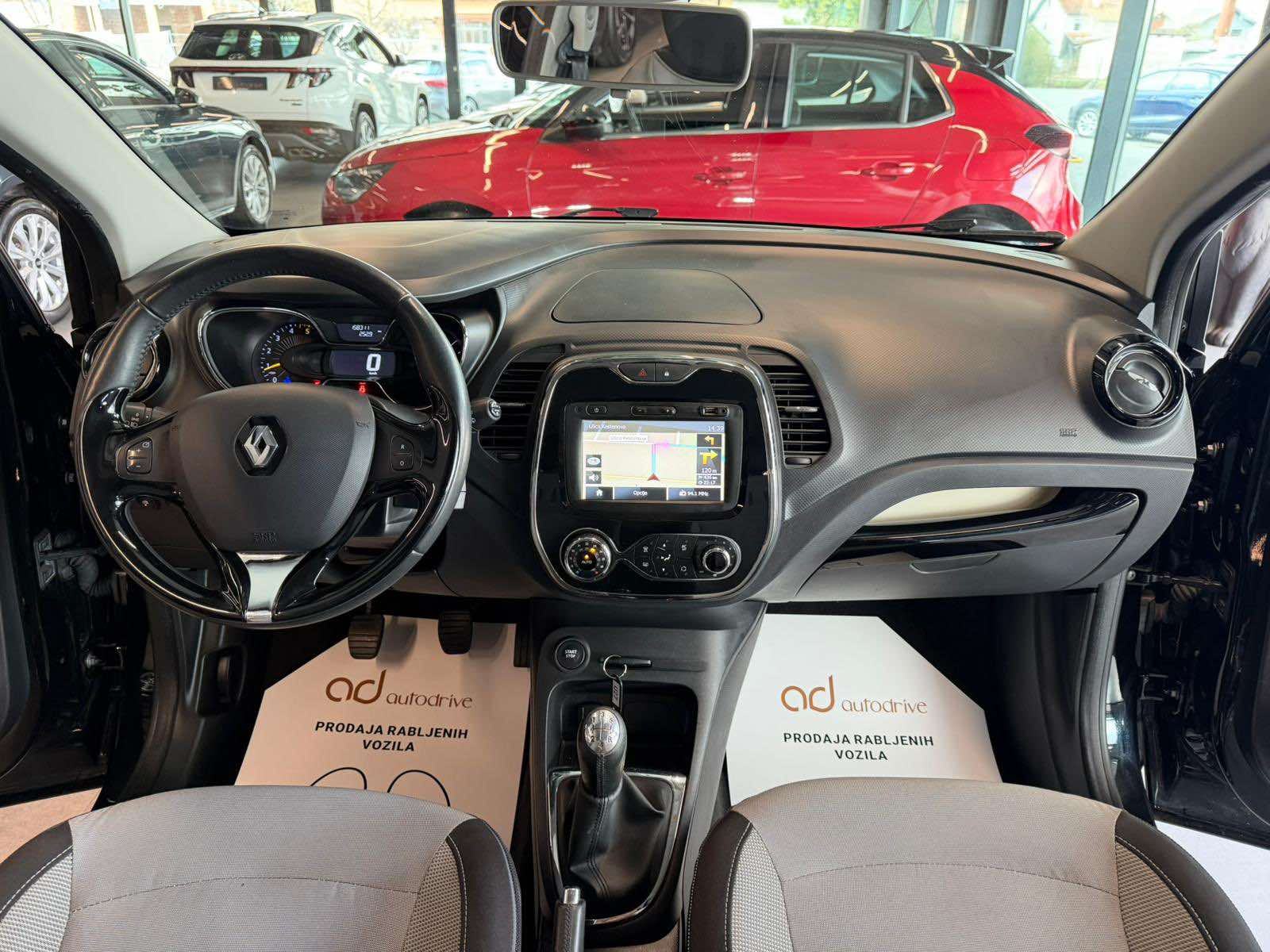 Renault Captur 1.5 dCi NAVI • TEMPOMAT • KLIMA • MAG • AUTOKREDIT, fotografija 15