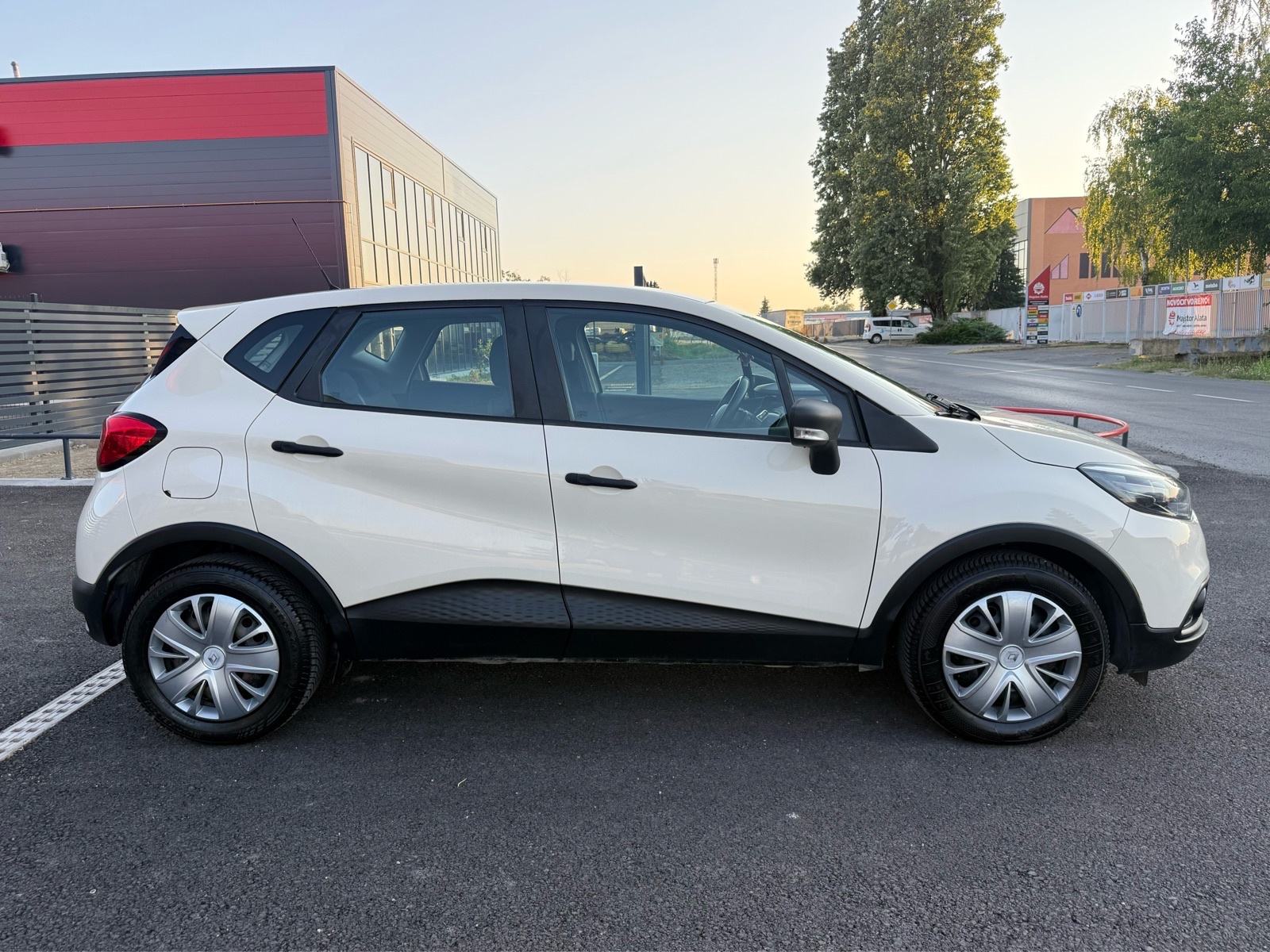 Renault Captur 1.5 dCi NAVIGACIJA, KLIMA, VELIKI SERVIS, REG: 12/2026, fotografija 7