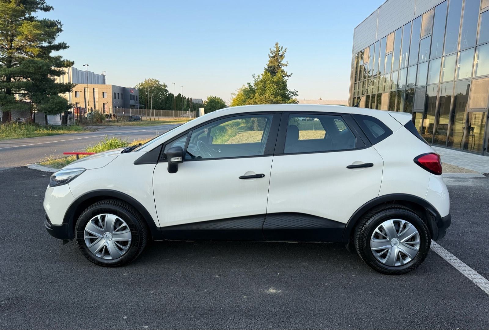 Renault Captur 1.5 dCi NAVIGACIJA, KLIMA, VELIKI SERVIS, REG: 12/2026, fotografija 3