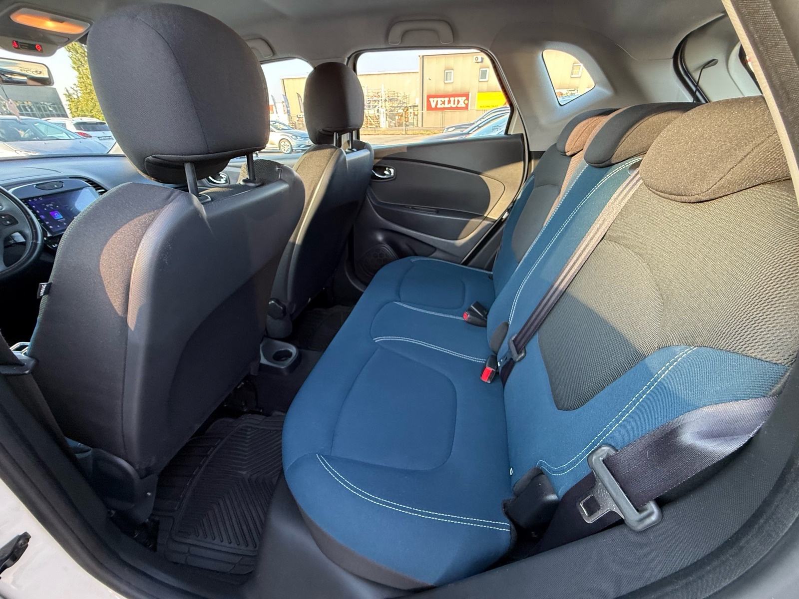 Renault Captur 1.5 dCi NAVIGACIJA, KLIMA, VELIKI SERVIS, REG: 12/2026, fotografija 15