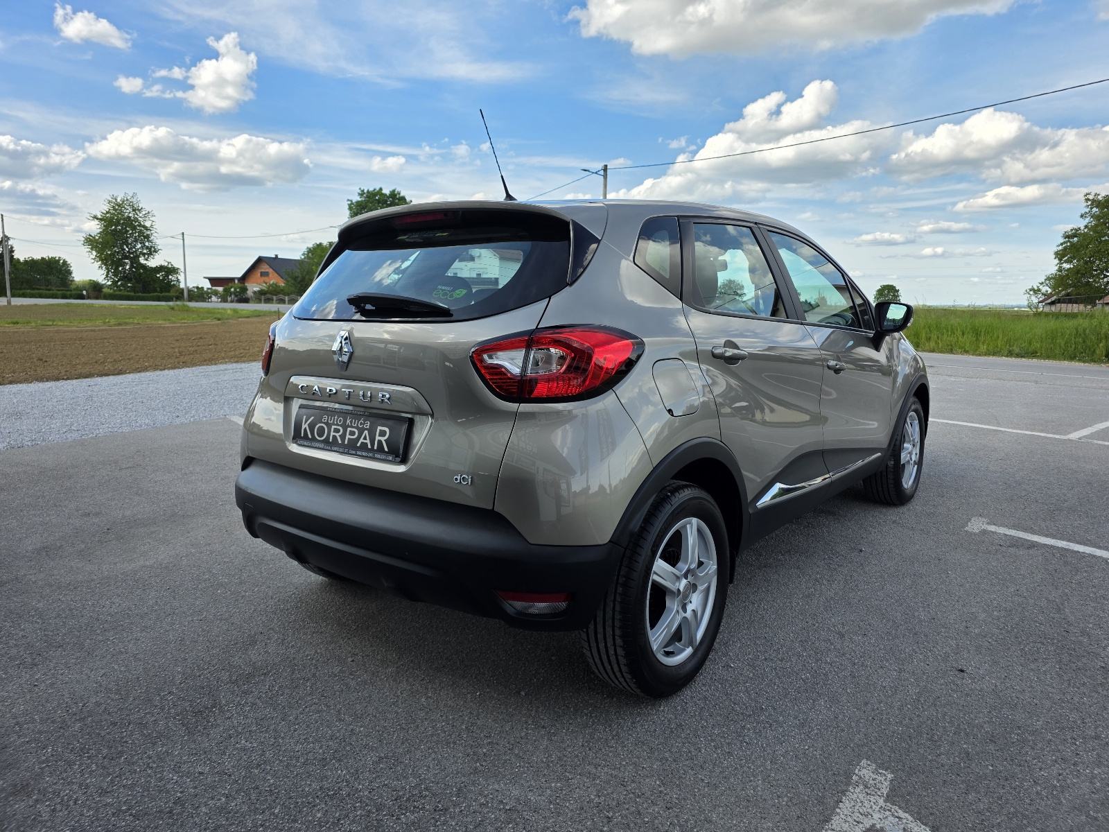 Renault Captur 1.5 EXPRESSION Energy dCi 90,SERVISNA,MOG.BRZOG KREDITA, fotografija 5
