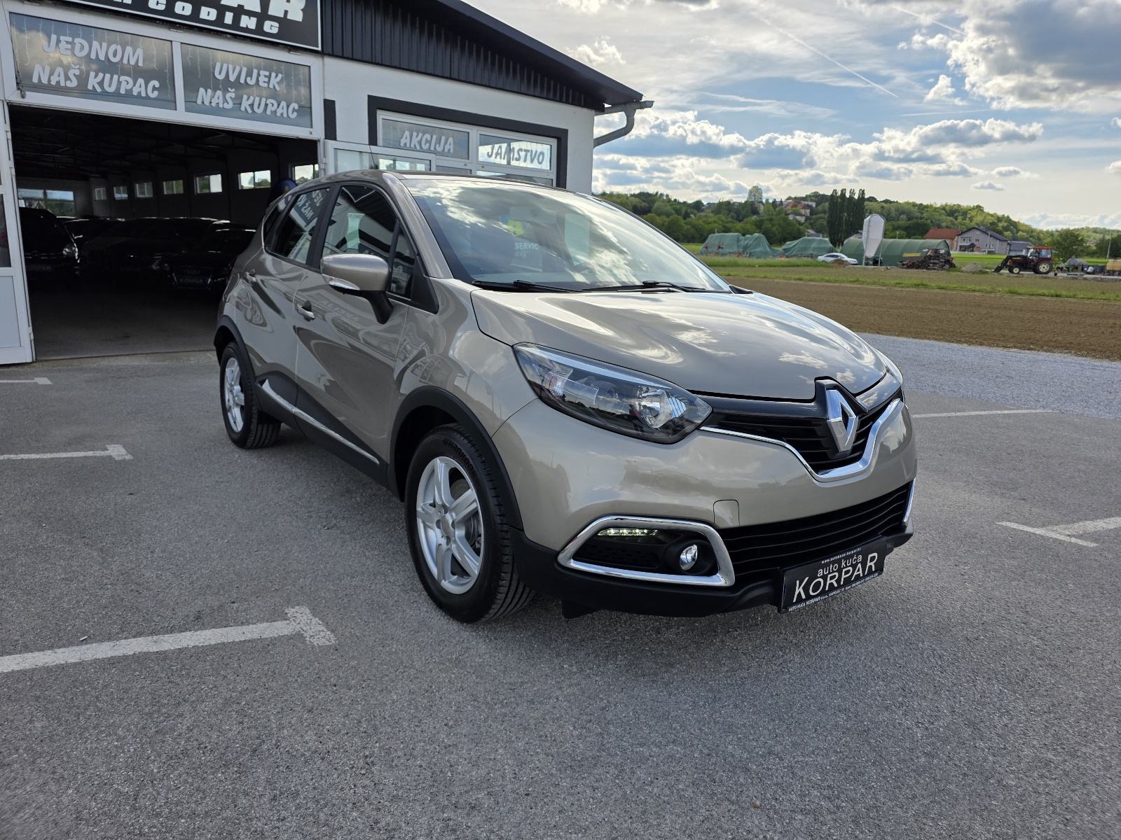 Renault Captur 1.5 EXPRESSION Energy dCi 90,SERVISNA,MOG.BRZOG KREDITA, fotografija 3