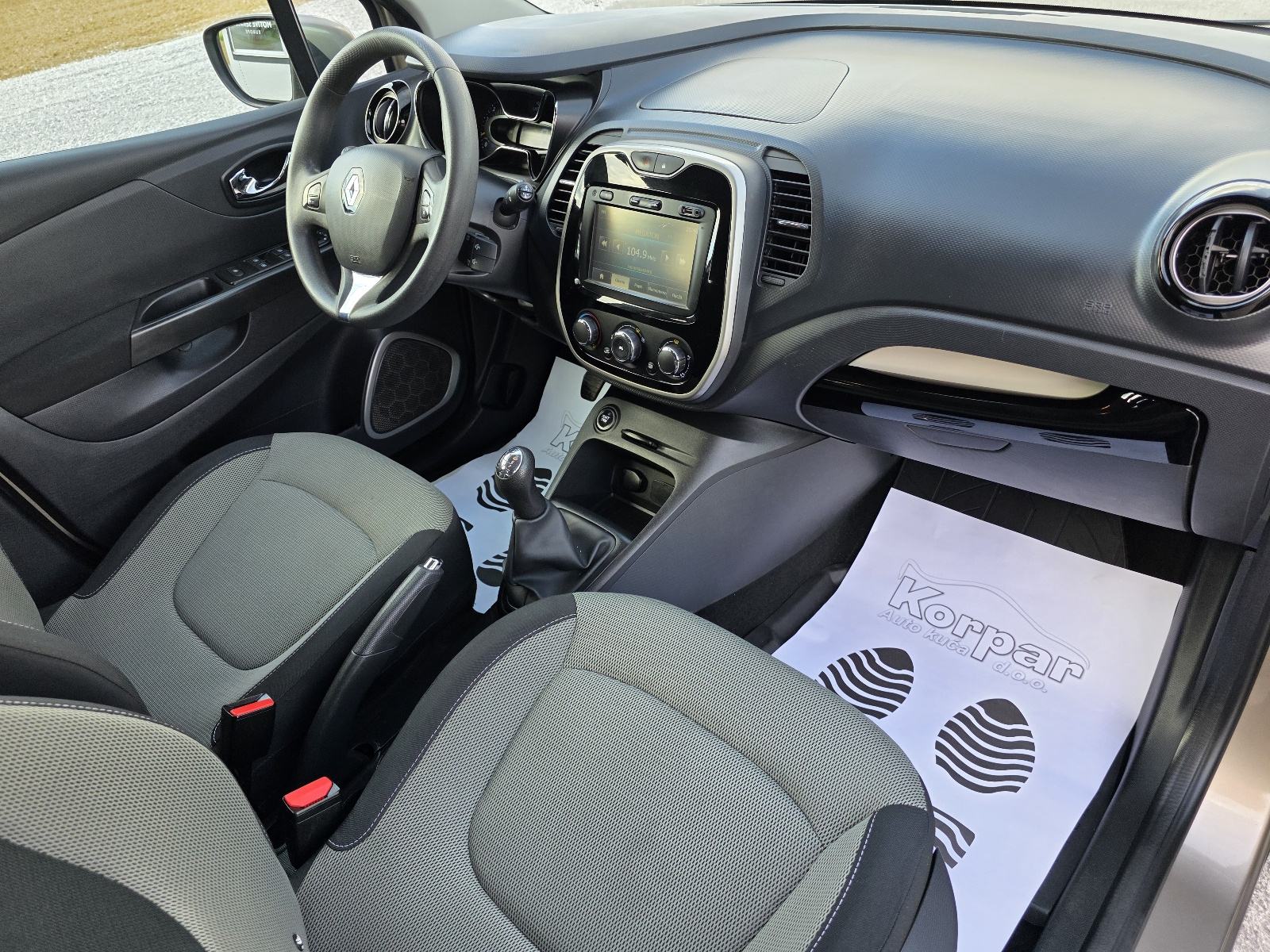 Renault Captur 1.5 EXPRESSION Energy dCi 90,SERVISNA,MOG.BRZOG KREDITA, fotografija 12