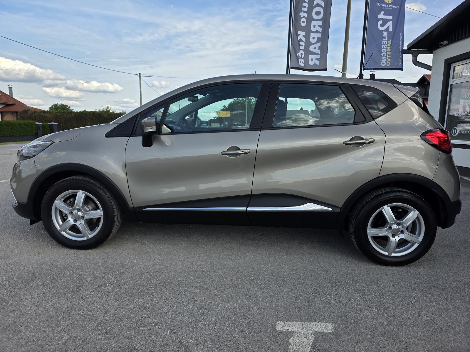 Renault Captur 1.5 EXPRESSION Energy dCi 90,SERVISNA,MOG.BRZOG KREDITA, fotografija 8