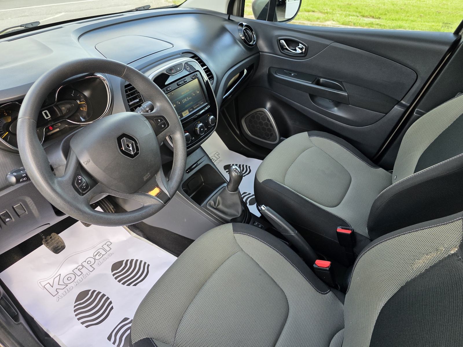 Renault Captur 1.5 EXPRESSION Energy dCi 90,SERVISNA,MOG.BRZOG KREDITA, fotografija 9
