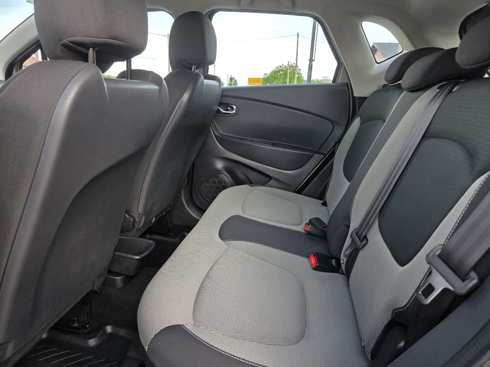Renault Captur 1.5 EXPRESSION Energy dCi 90,SERVISNA,MOG.BRZOG KREDITA, fotografija 16