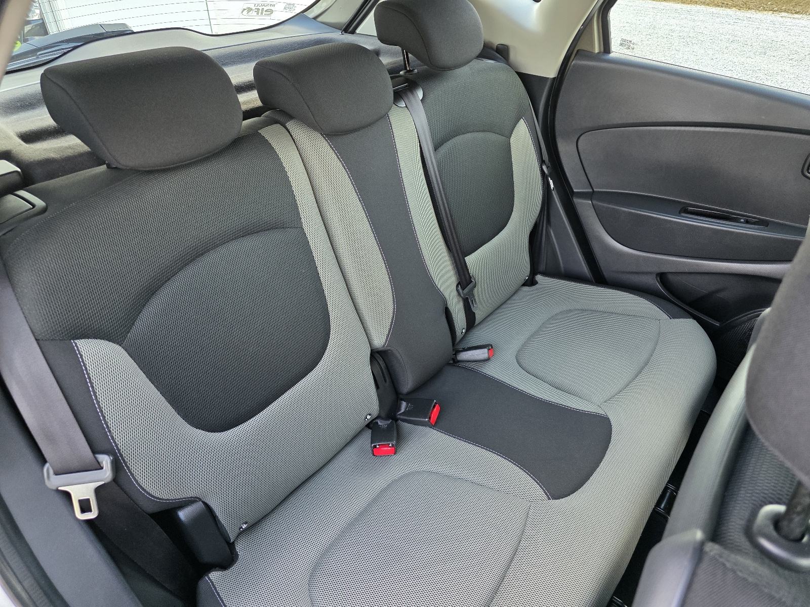 Renault Captur 1.5 EXPRESSION Energy dCi 90,SERVISNA,MOG.BRZOG KREDITA, fotografija 17
