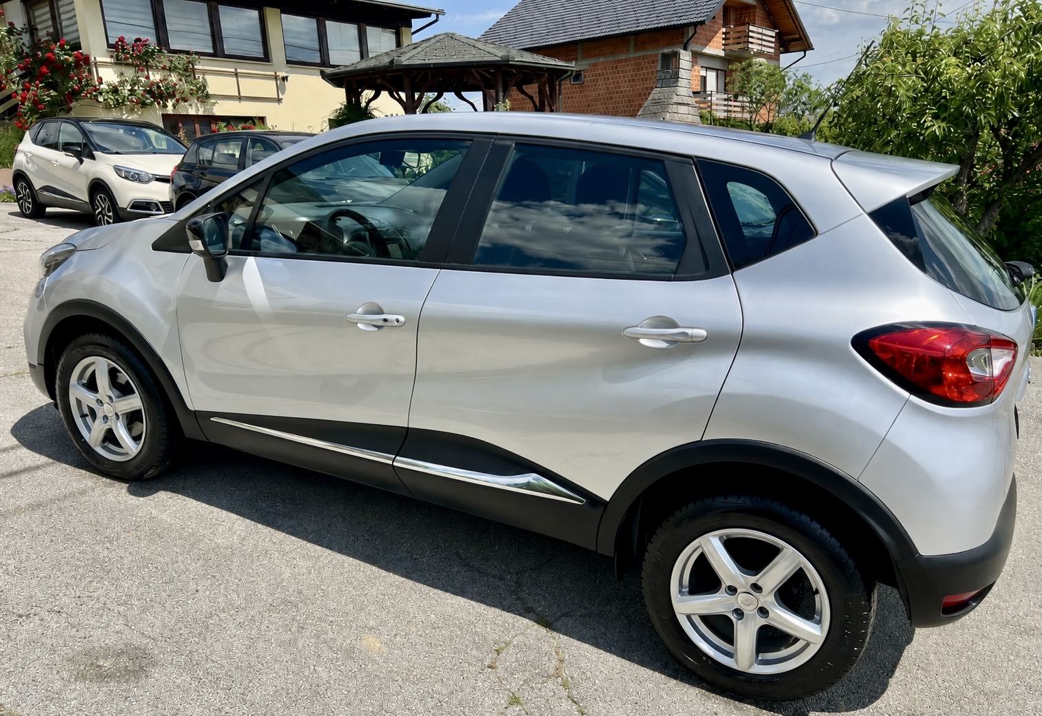 Renault Captur 1.5dCi 90ks, 2015.god, samo 90tkm, NAVI, LED, TOP, pogled izvana - slika 4