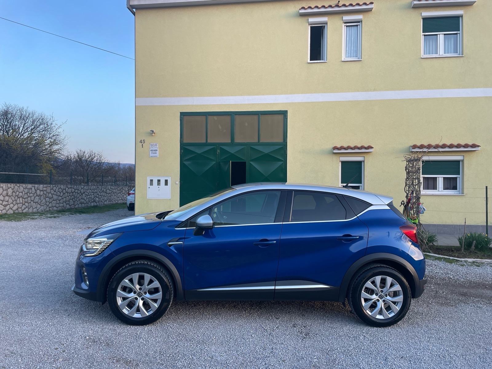 RENAULT CAPTUR 1.5dci,AUTOMATIK,ZAMJENA,VELIKI SERVIS,JAMSTVO., fotografija 2