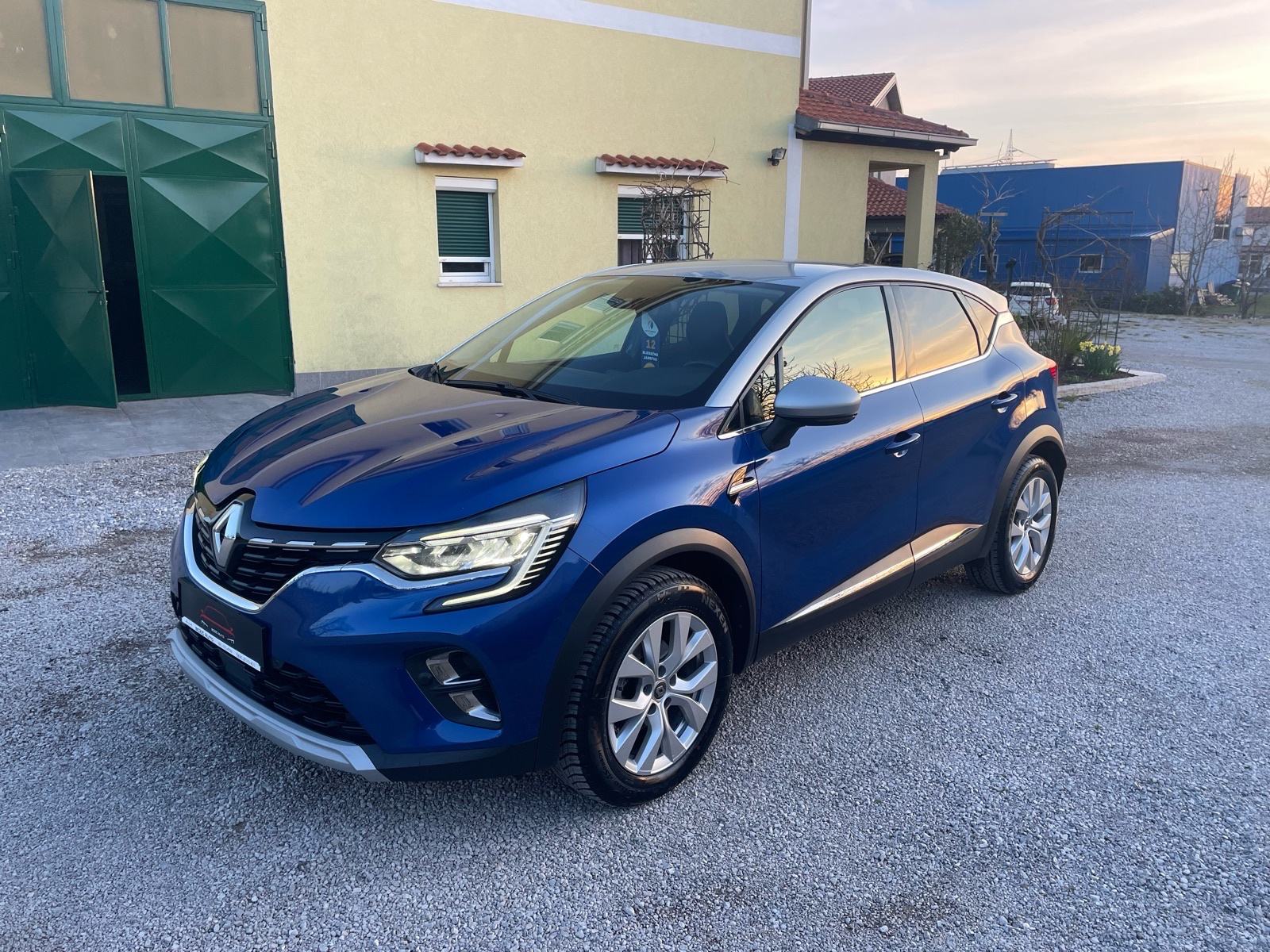 RENAULT CAPTUR 1.5dci,AUTOMATIK,ZAMJENA,VELIKI SERVIS,JAMSTVO., fotografija 1