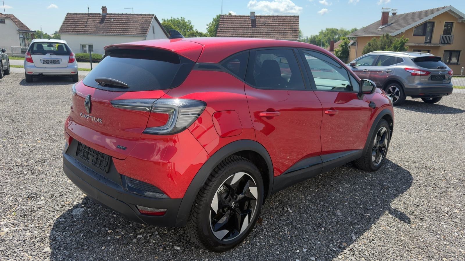 Renault Captur 1.8 E-Tech 160 **HR vozilo**reg.06/2027**, fotografija 4
