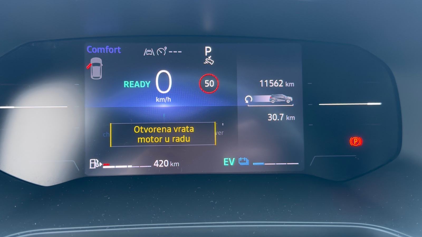 Renault Captur 1.8 E-Tech 160 **HR vozilo**reg.06/2027**, fotografija 12