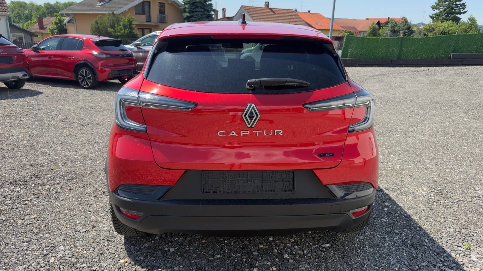 Renault Captur 1.8 E-Tech 160 **HR vozilo**reg.06/2027**, fotografija 8