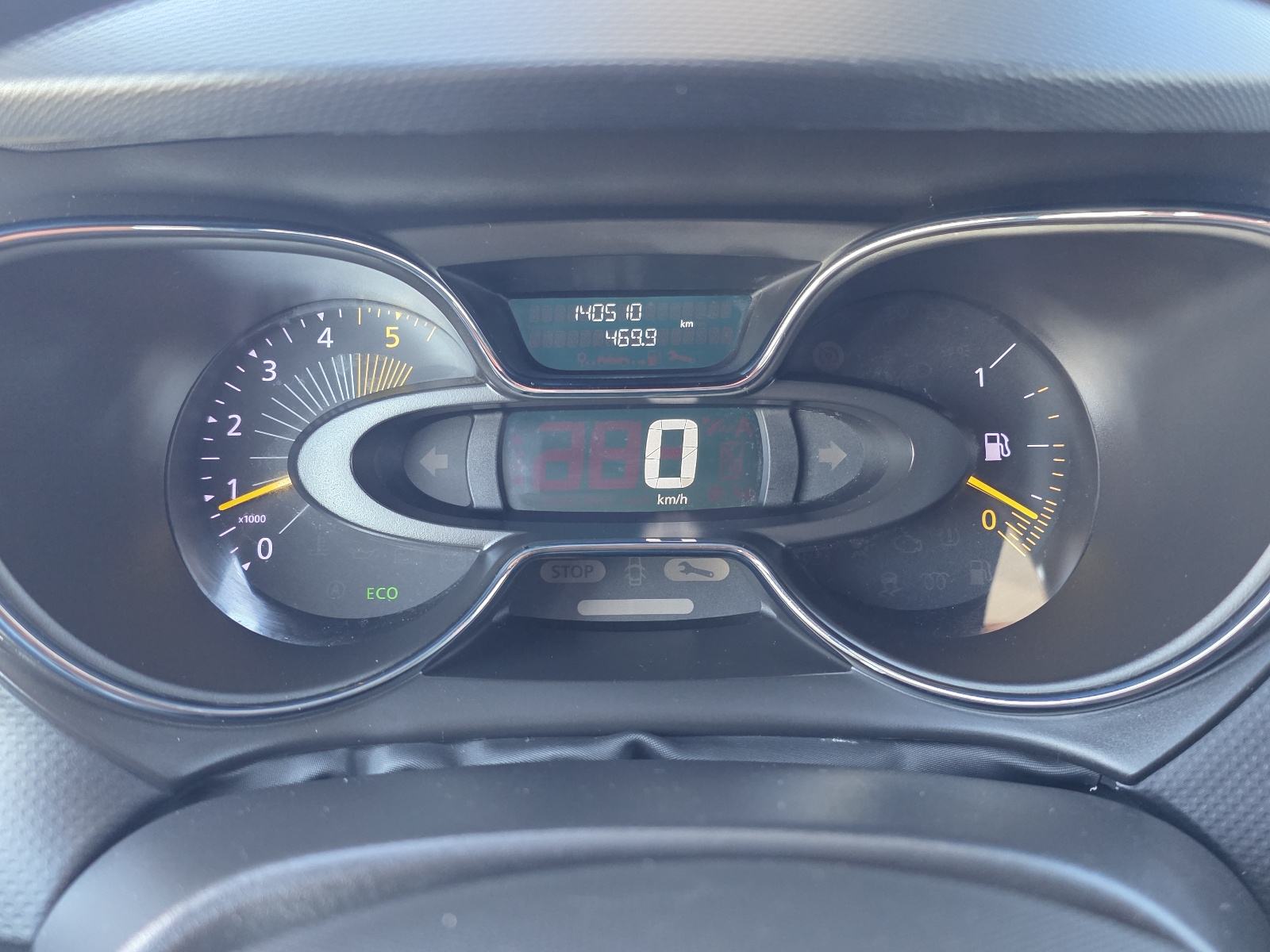 Renault Captur dCi 90 EDC ALU,NAVI,140 T.K.M,REG.GODINU DANA, fotografija 13