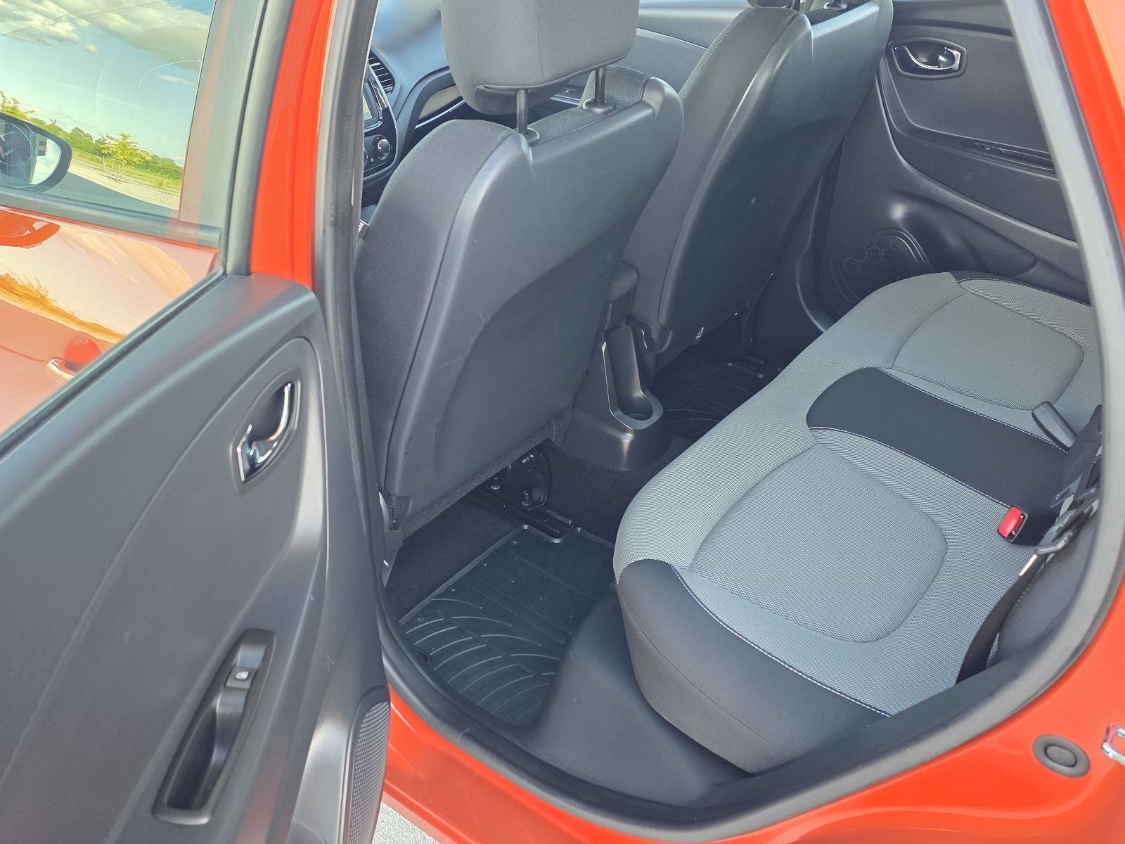 Renault Captur dCi 90 EDC ALU,NAVI,140 T.K.M,REG.GODINU DANA, fotografija 17