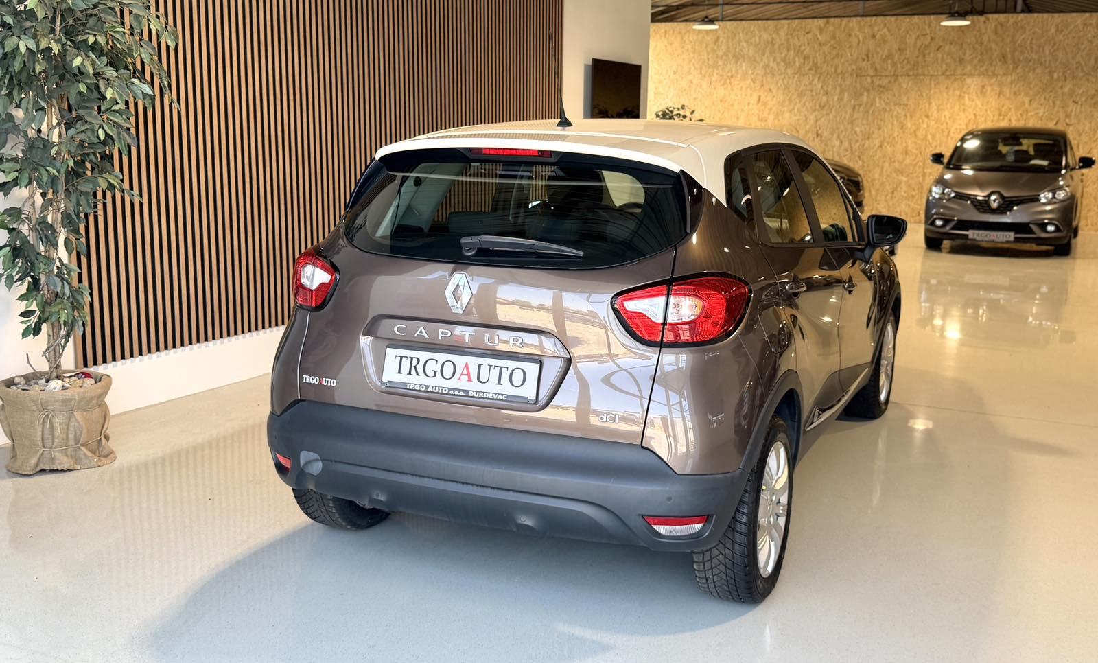 Renault Captur 1,5 dCi *NAVI-ALU 16''-12 MJ JAMSTVO-AUTOKREDIT*, fotografija 8