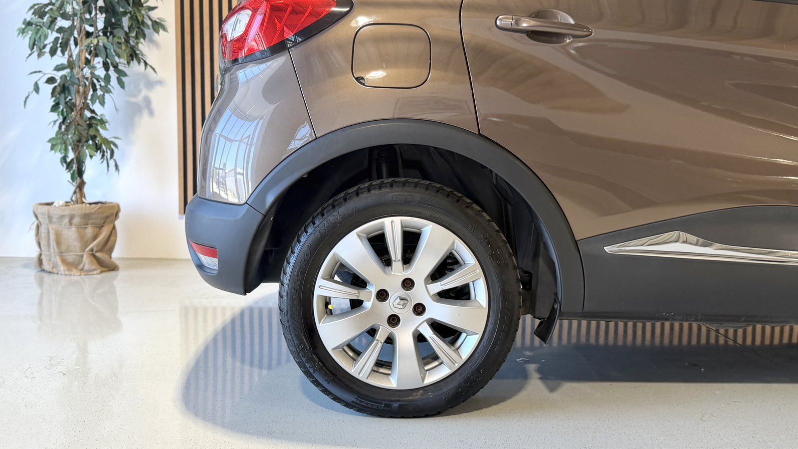 Renault Captur 1,5 dCi *NAVI-ALU 16''-12 MJ JAMSTVO-AUTOKREDIT*, fotografija 11
