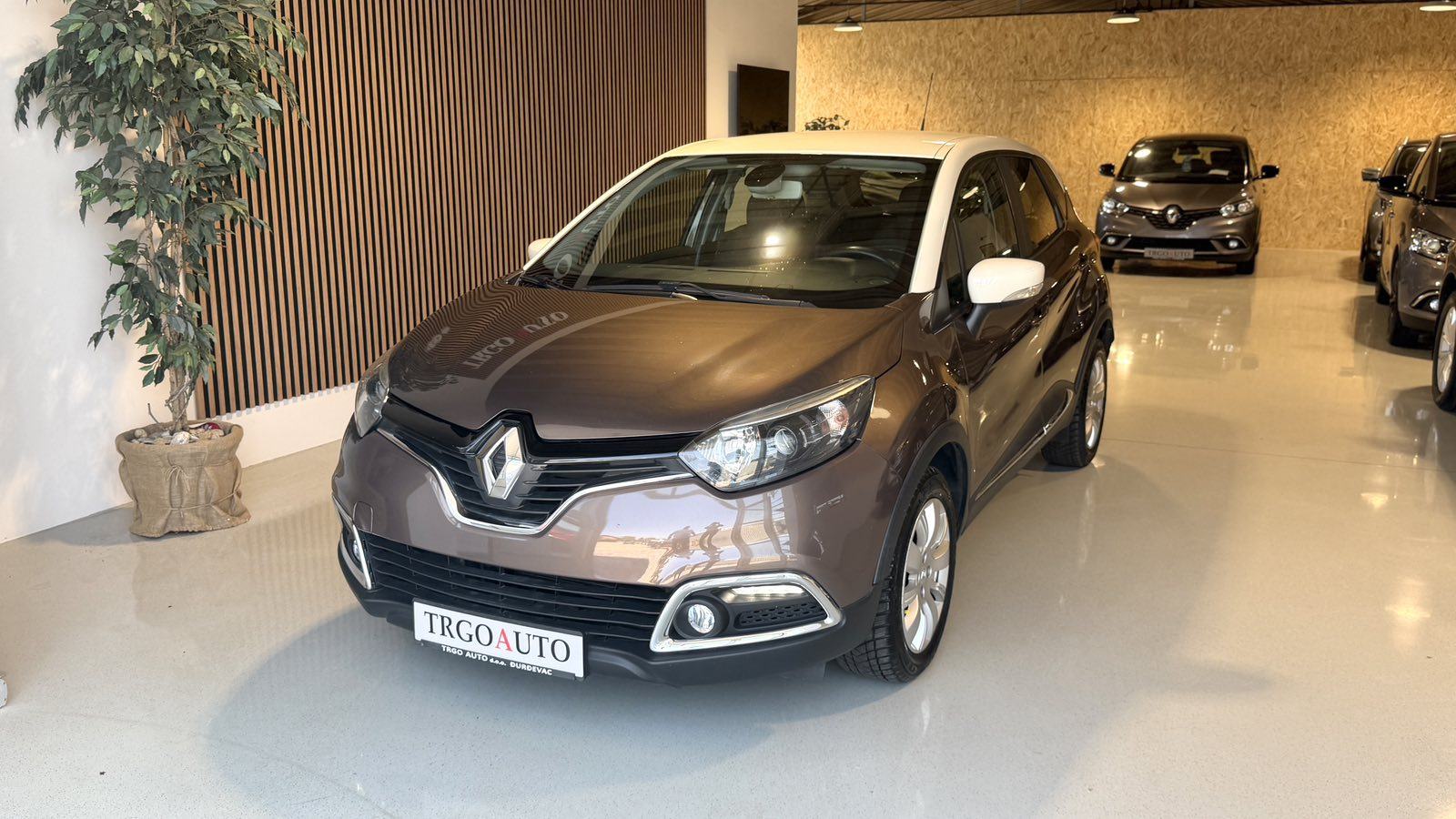 Renault Captur 1,5 dCi *NAVI-ALU 16''-12 MJ JAMSTVO-AUTOKREDIT*, fotografija 3