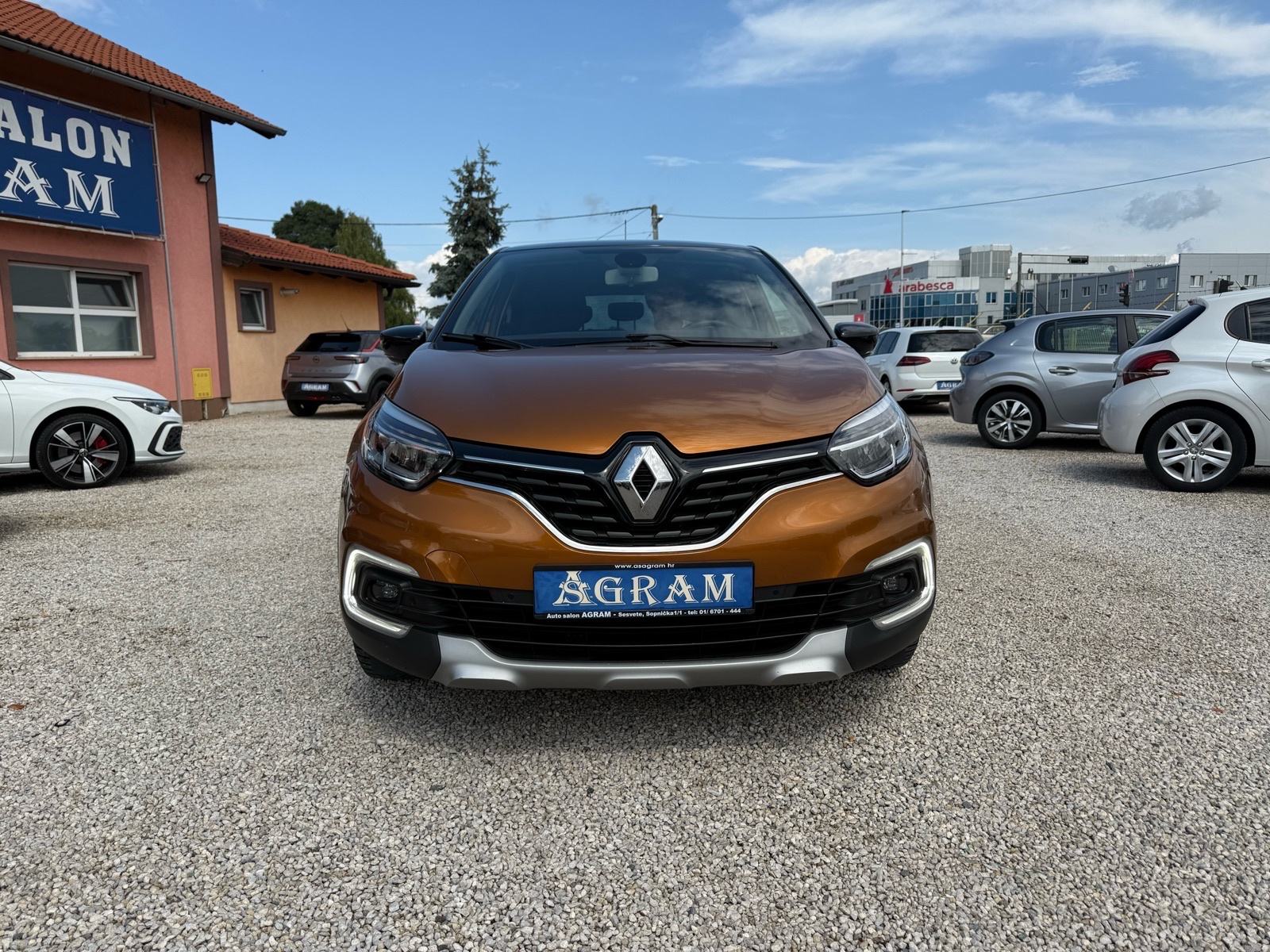 Renault Captur dCi 90*REDIZAJN*NAVI*R.KAMERA*LED*ALU*START STOP*SERVIS, fotografija 2