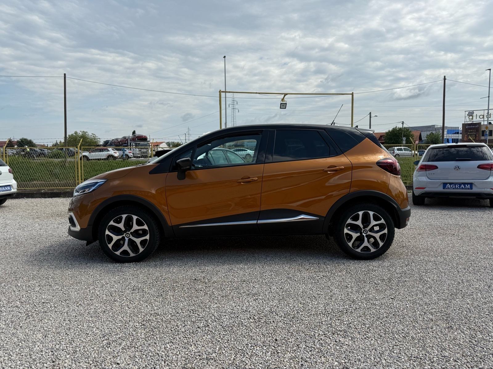 Renault Captur dCi 90*REDIZAJN*NAVI*R.KAMERA*LED*ALU*START STOP*SERVIS, fotografija 5