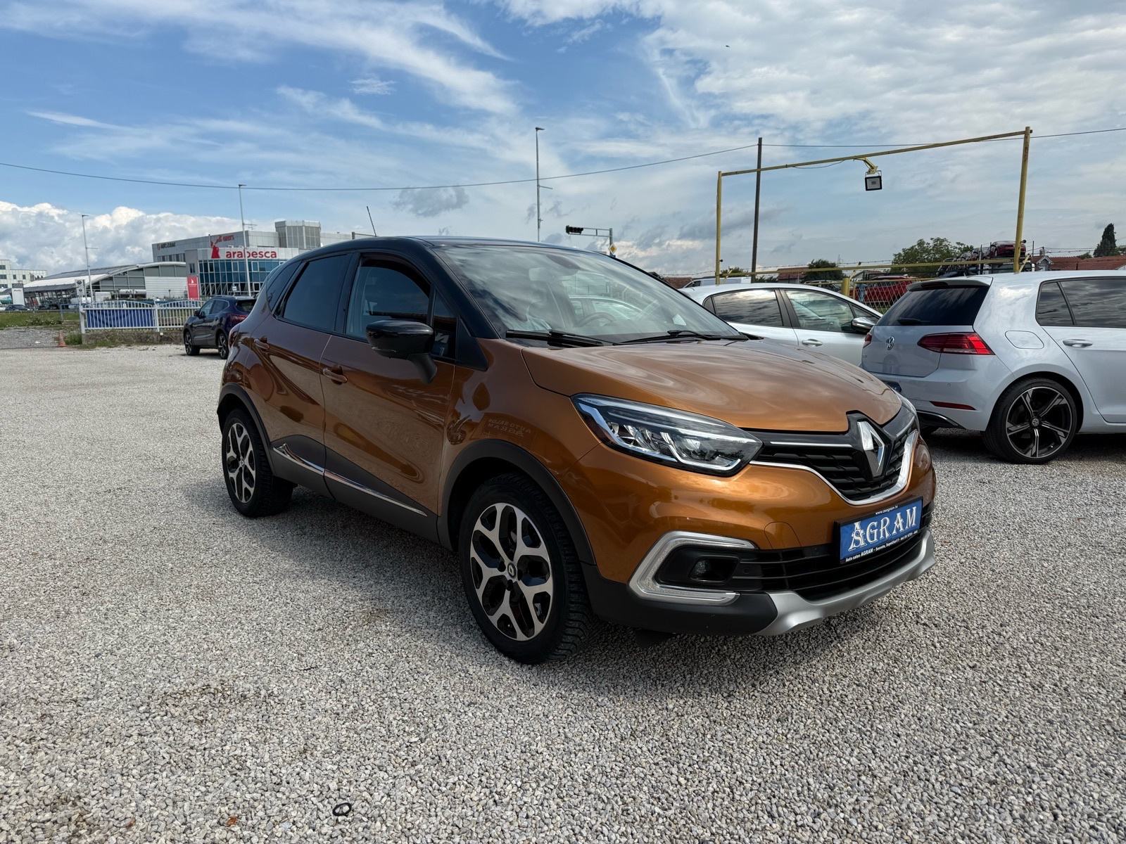 Renault Captur dCi 90*REDIZAJN*NAVI*R.KAMERA*LED*ALU*START STOP*SERVIS, fotografija 3