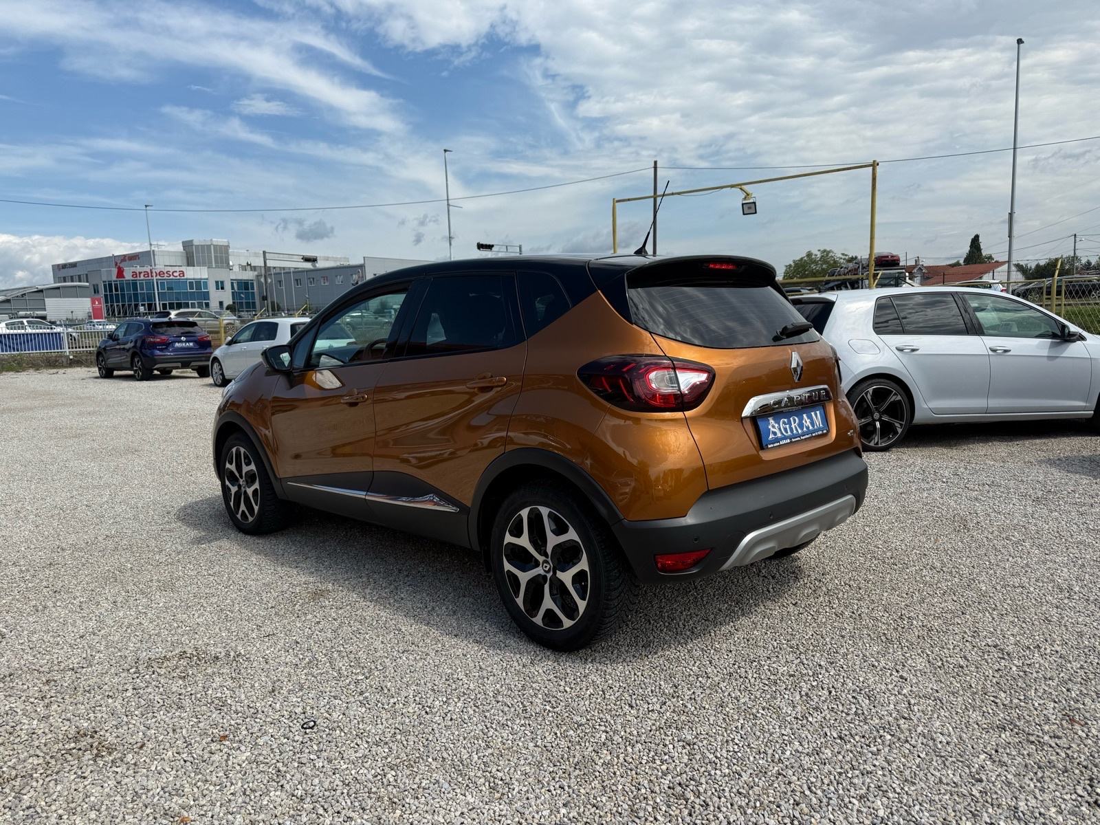 Renault Captur dCi 90*REDIZAJN*NAVI*R.KAMERA*LED*ALU*START STOP*SERVIS, fotografija 9