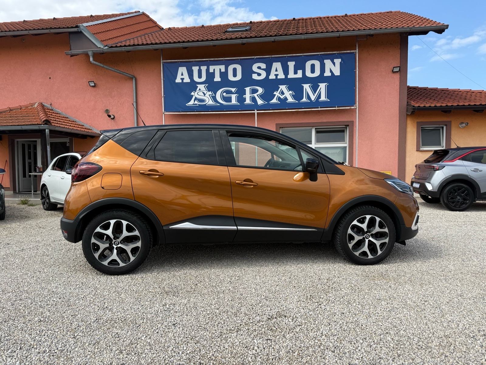 Renault Captur dCi 90*REDIZAJN*NAVI*R.KAMERA*LED*ALU*START STOP*SERVIS, fotografija 4