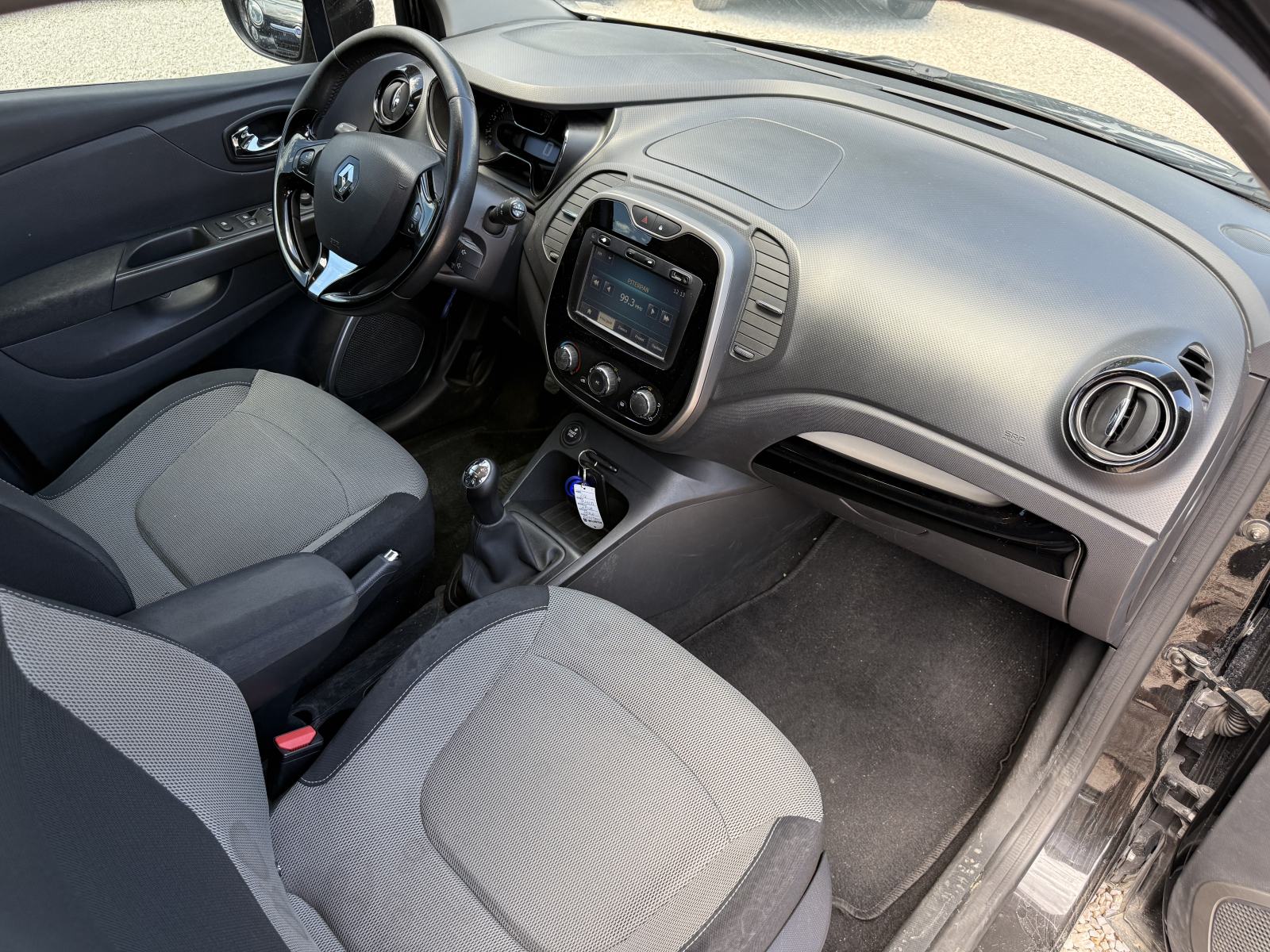 Renault Captur 1.5 dCi Energy R-Link - 2014. Godina - S&S - Servisna.., fotografija 10