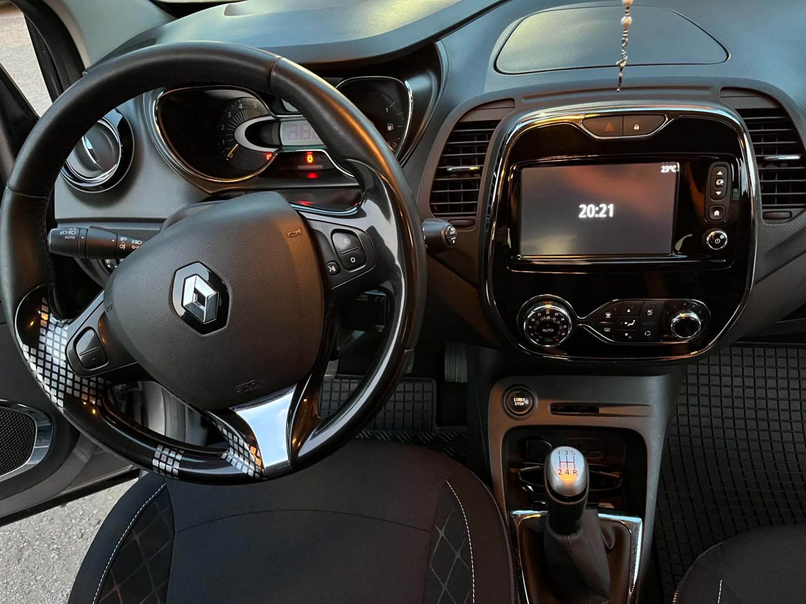 Renault Captur dCi 90, fotografija 13