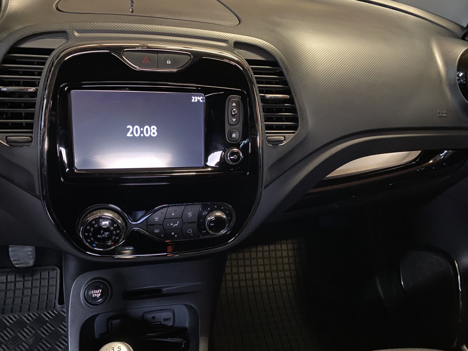Renault Captur dCi 90, fotografija 17