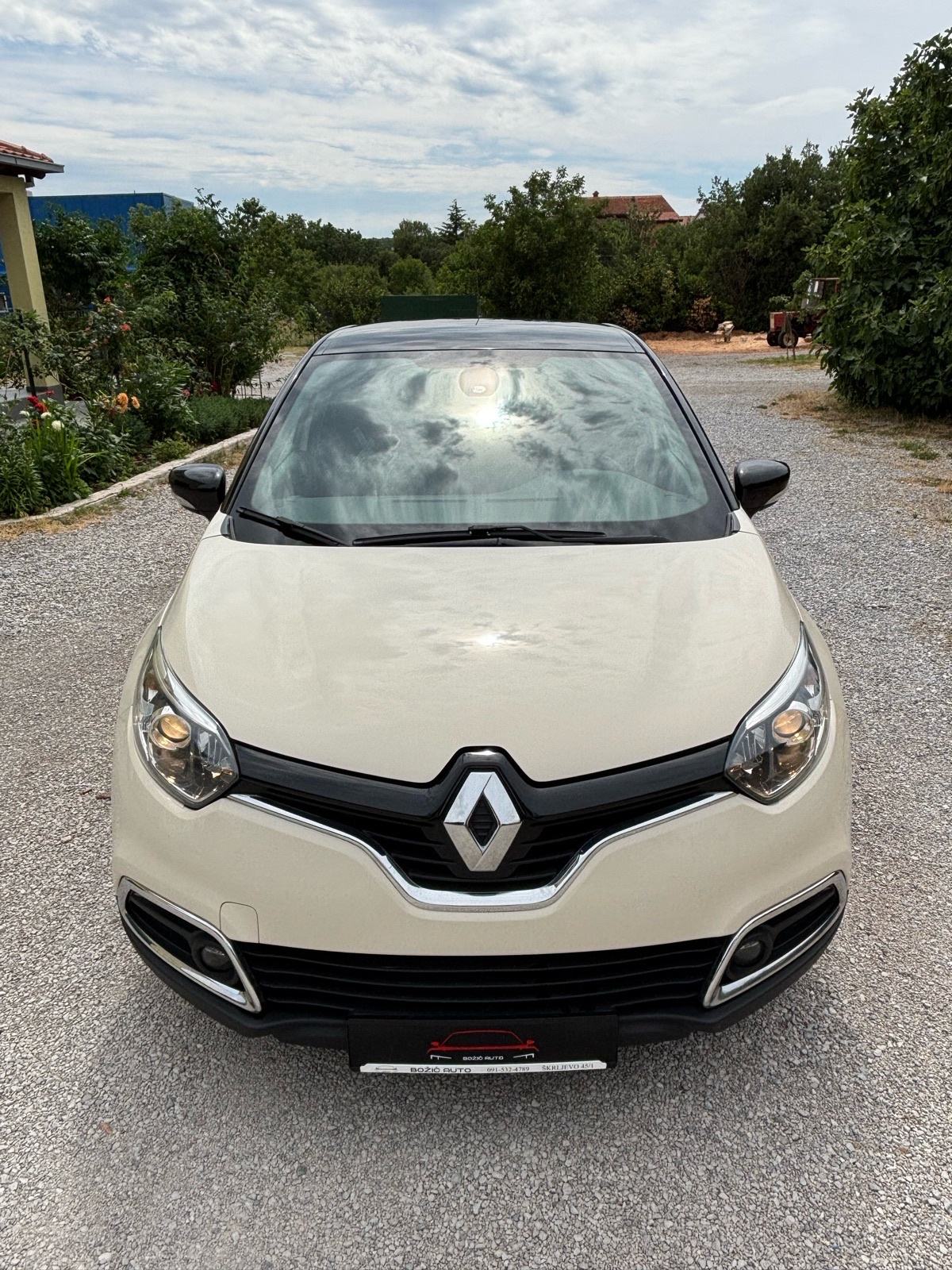 Renault Captur dCi 90,VELIKI SERVIS,NOVE GUME,JAMSTVO., fotografija 8