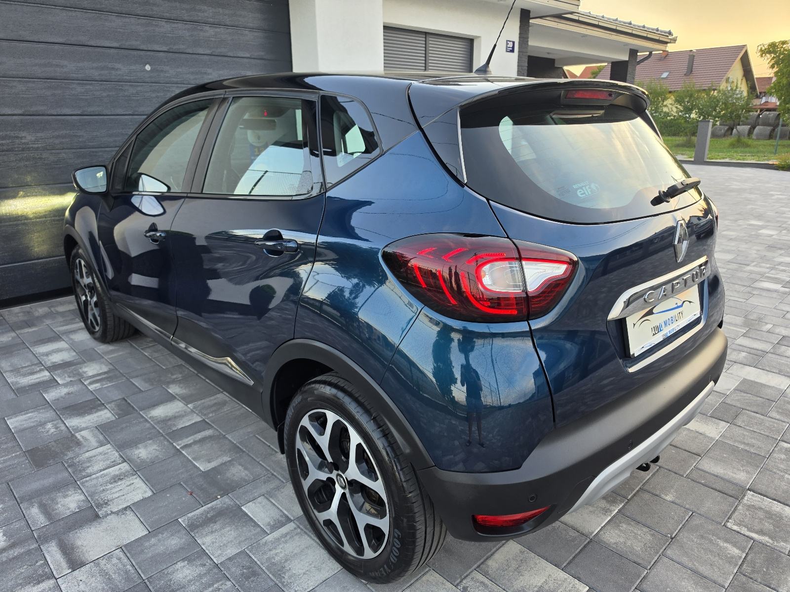 Renault Captur 1.5 dCi INTENS AUTOMATIK FULL LED KAMERA **GARANCIJA**, fotografija 6