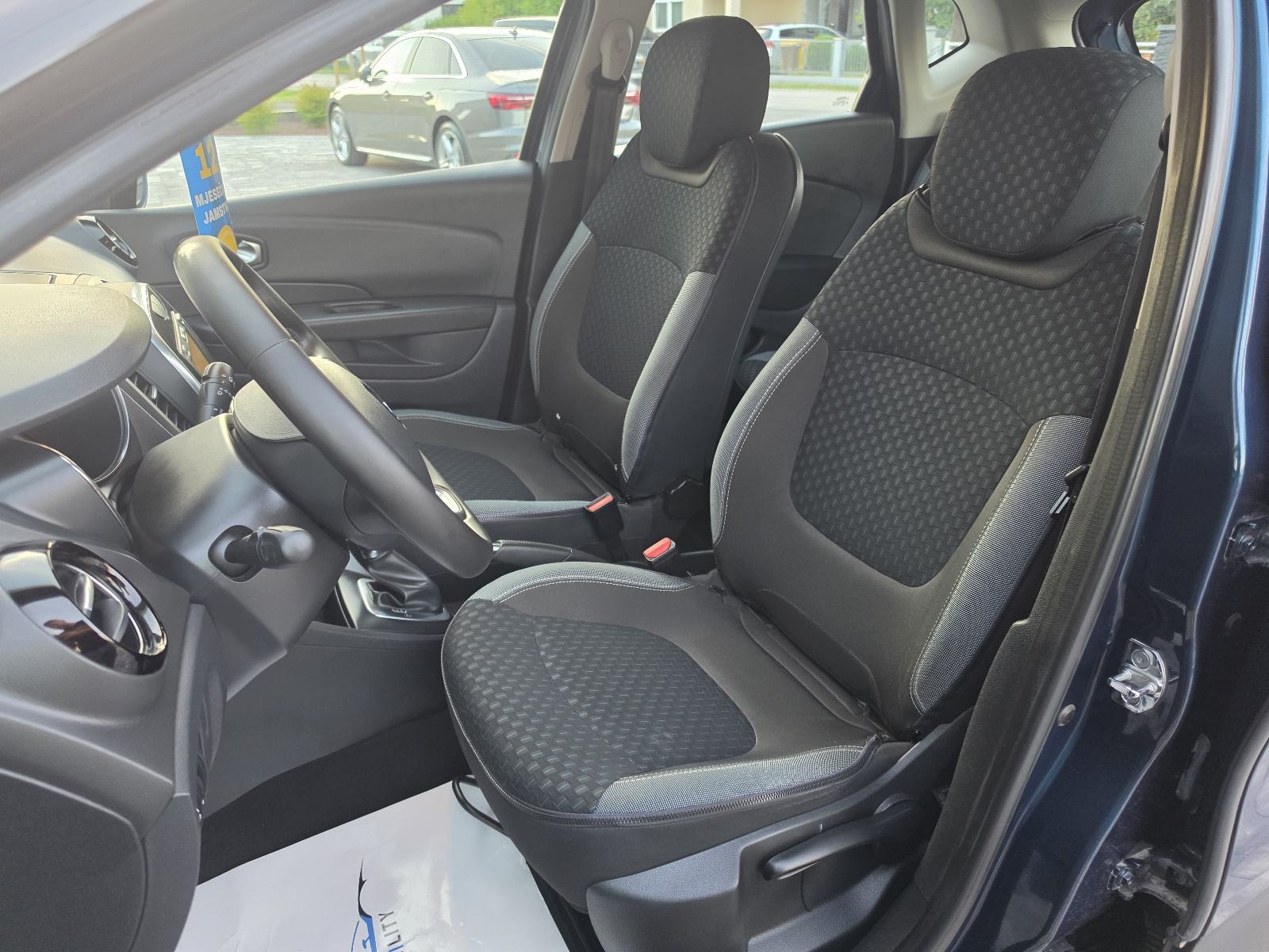 Renault Captur 1.5 dCi INTENS AUTOMATIK FULL LED KAMERA **GARANCIJA**, fotografija 8