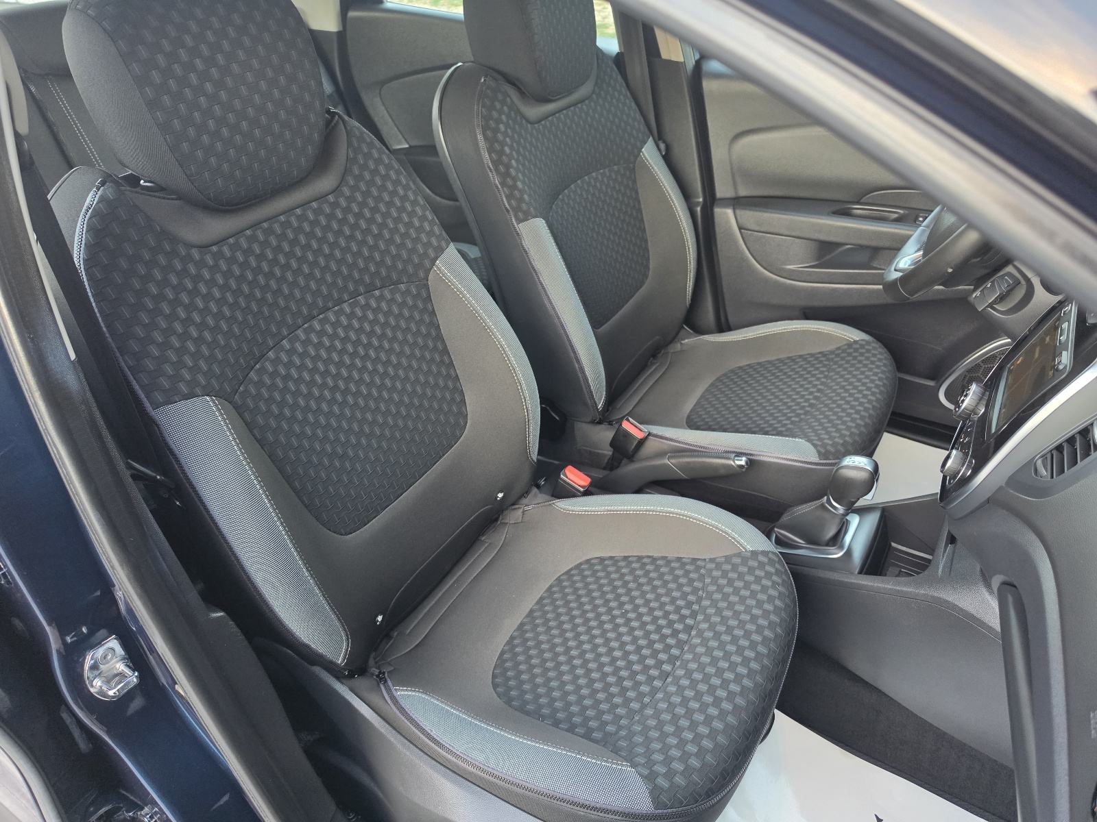 Renault Captur 1.5 dCi INTENS AUTOMATIK FULL LED KAMERA **GARANCIJA**, fotografija 13