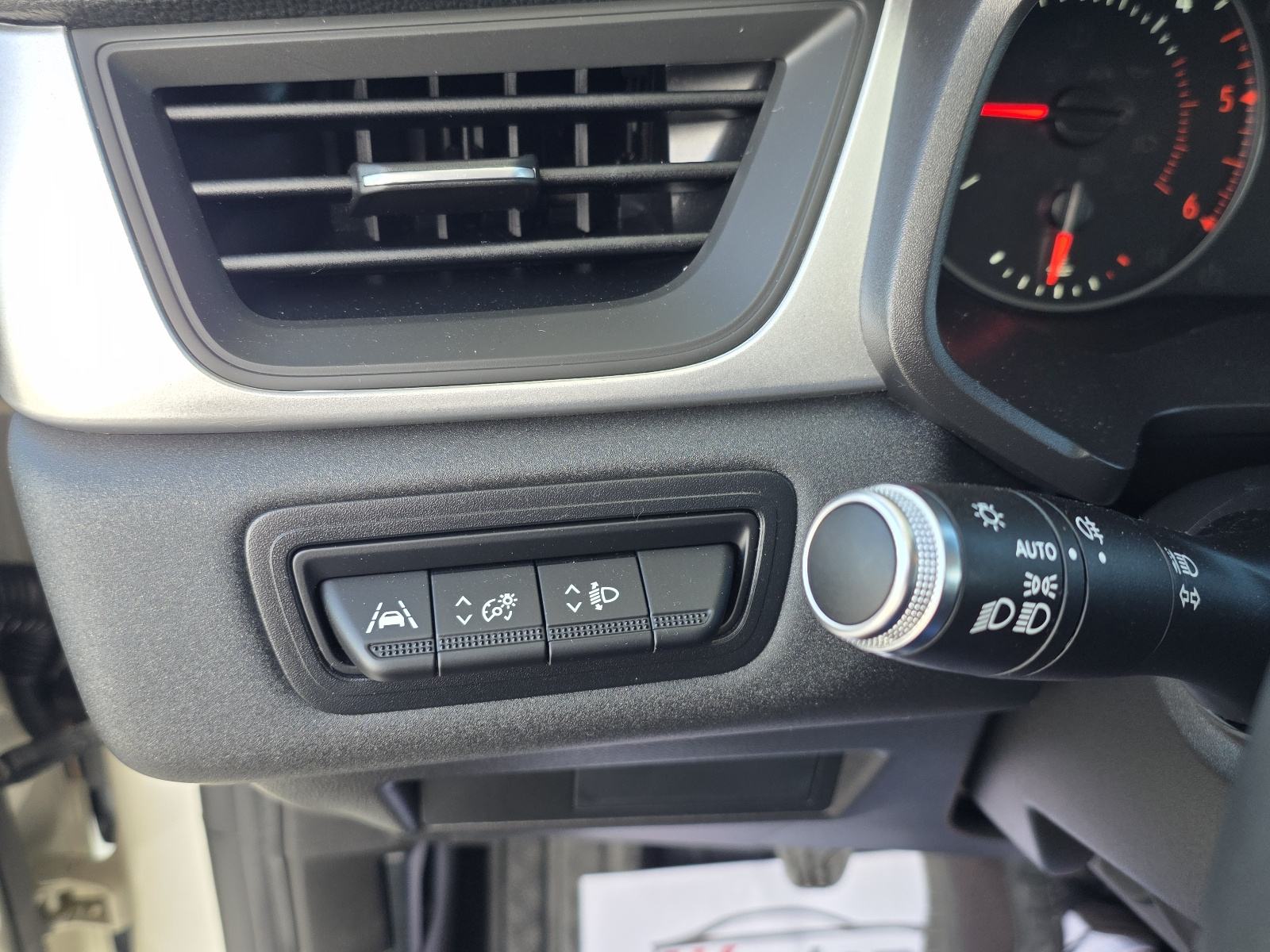 Renault Captur dCi NAVI,KAMERA,106 T.K.M, fotografija 16