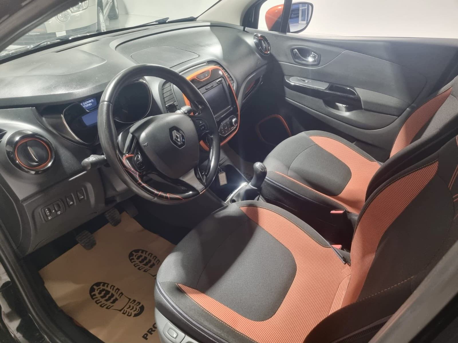 Renault Captur DELUXE 1,5 DCI 2014.g.*KAMERA - LED - 12 MJ JAMSTVO*, fotografija 18