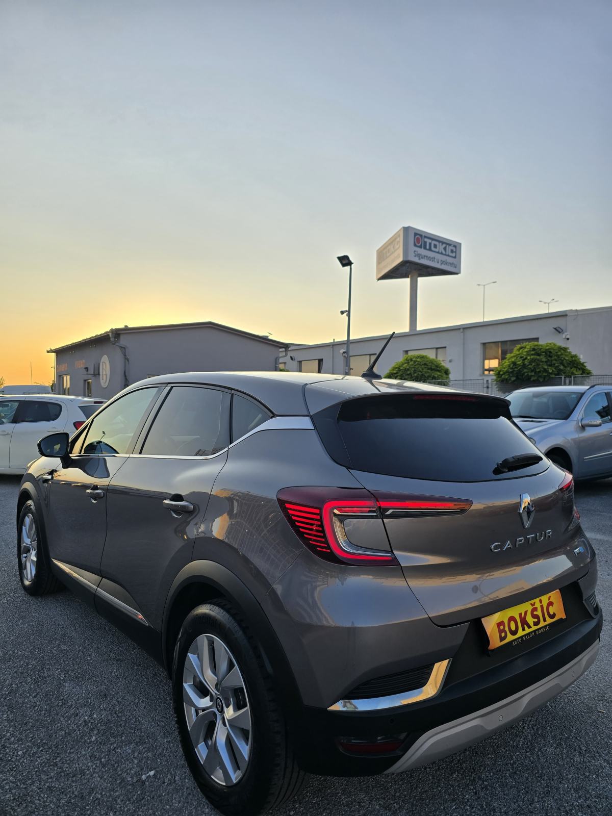 Renault Captur E-Tech hybrid automatik 145 KS, fotografija 6