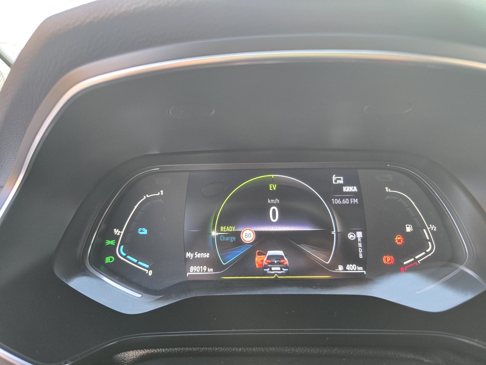 Renault Captur E-Tech hybrid automatik 145 KS, fotografija 19