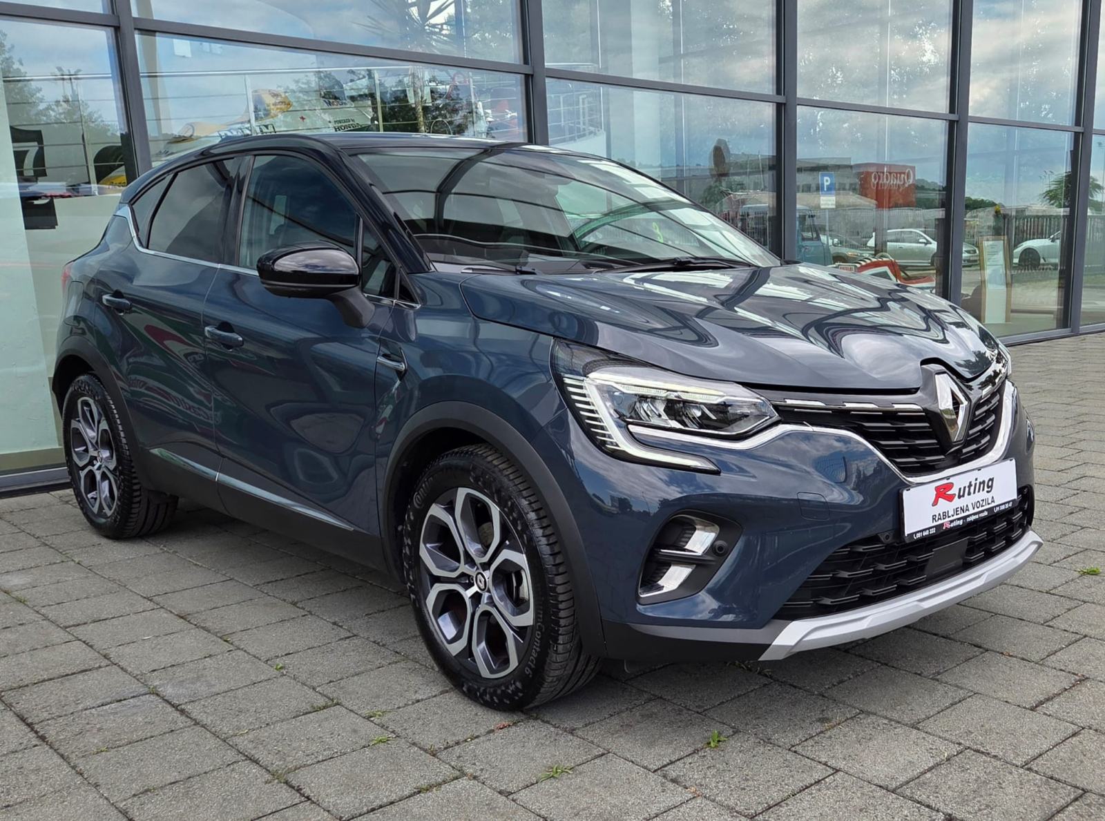 Renault Captur 1.6 *E-Tech 145*FULL HYBRID*AUTOMATIK*44.000KM*GARANC*, fotografija 3